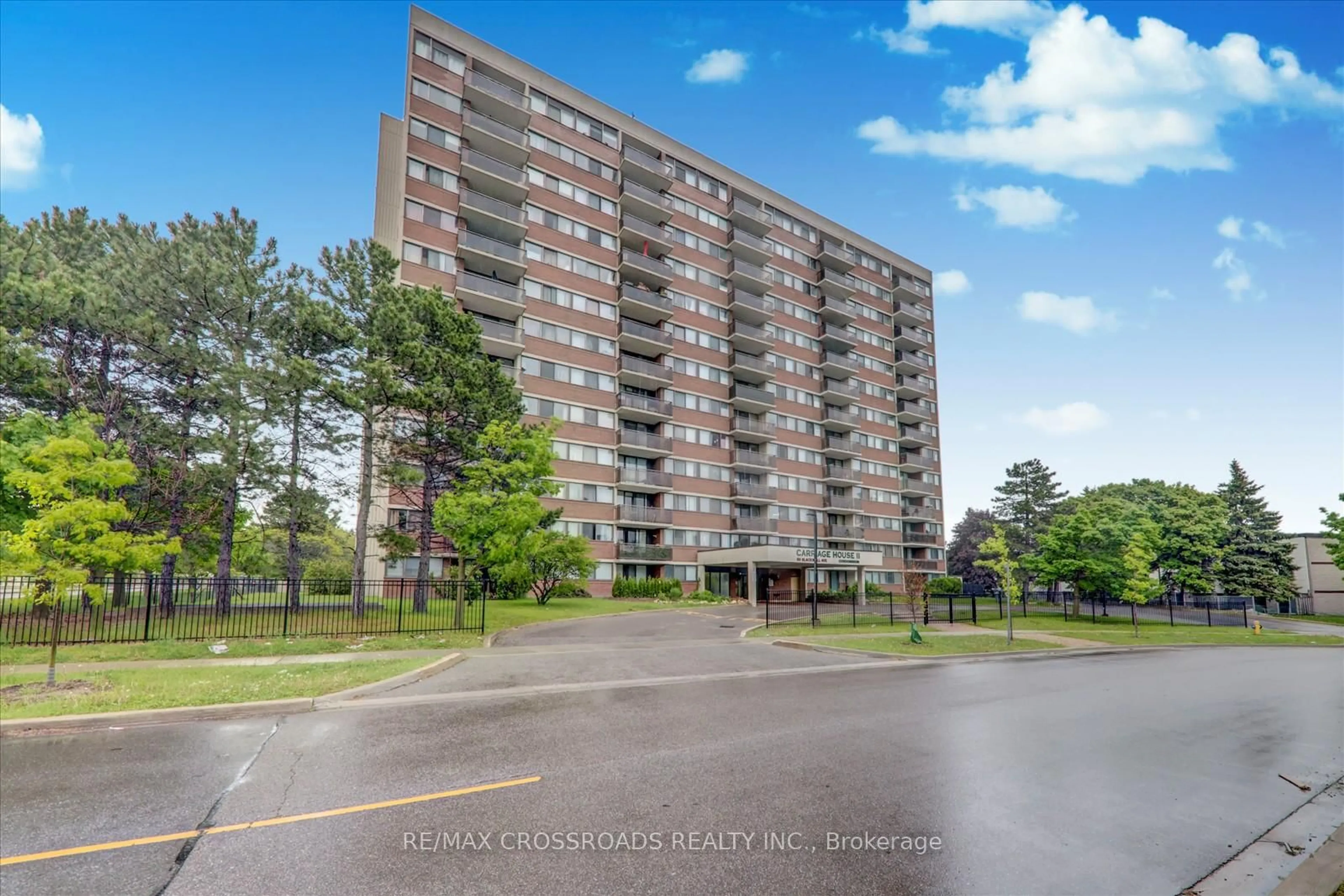 A pic from outside/outdoor area/front of a property/back of a property/a pic from drone, unknown for 99 Blackwell Ave #807, Toronto Ontario M1B 3R5