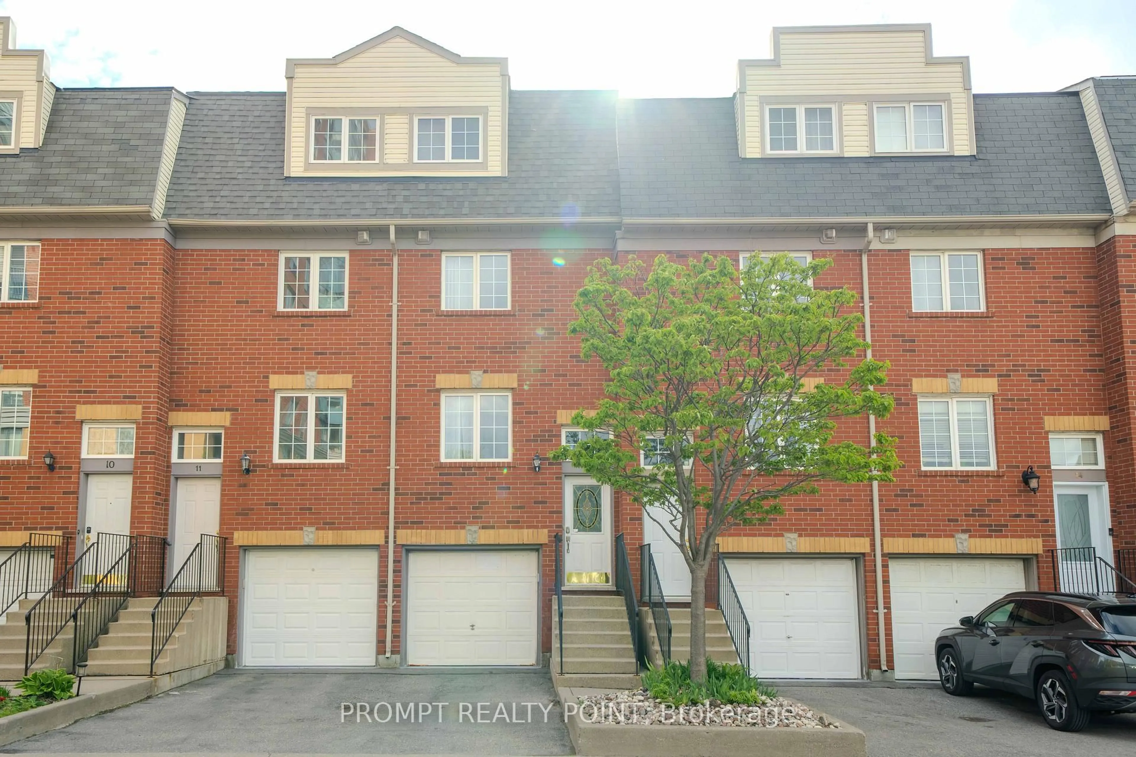 A pic from outside/outdoor area/front of a property/back of a property/a pic from drone, street for 1623 Pickering Pkwy #12, Pickering Ontario L1V 6Z5