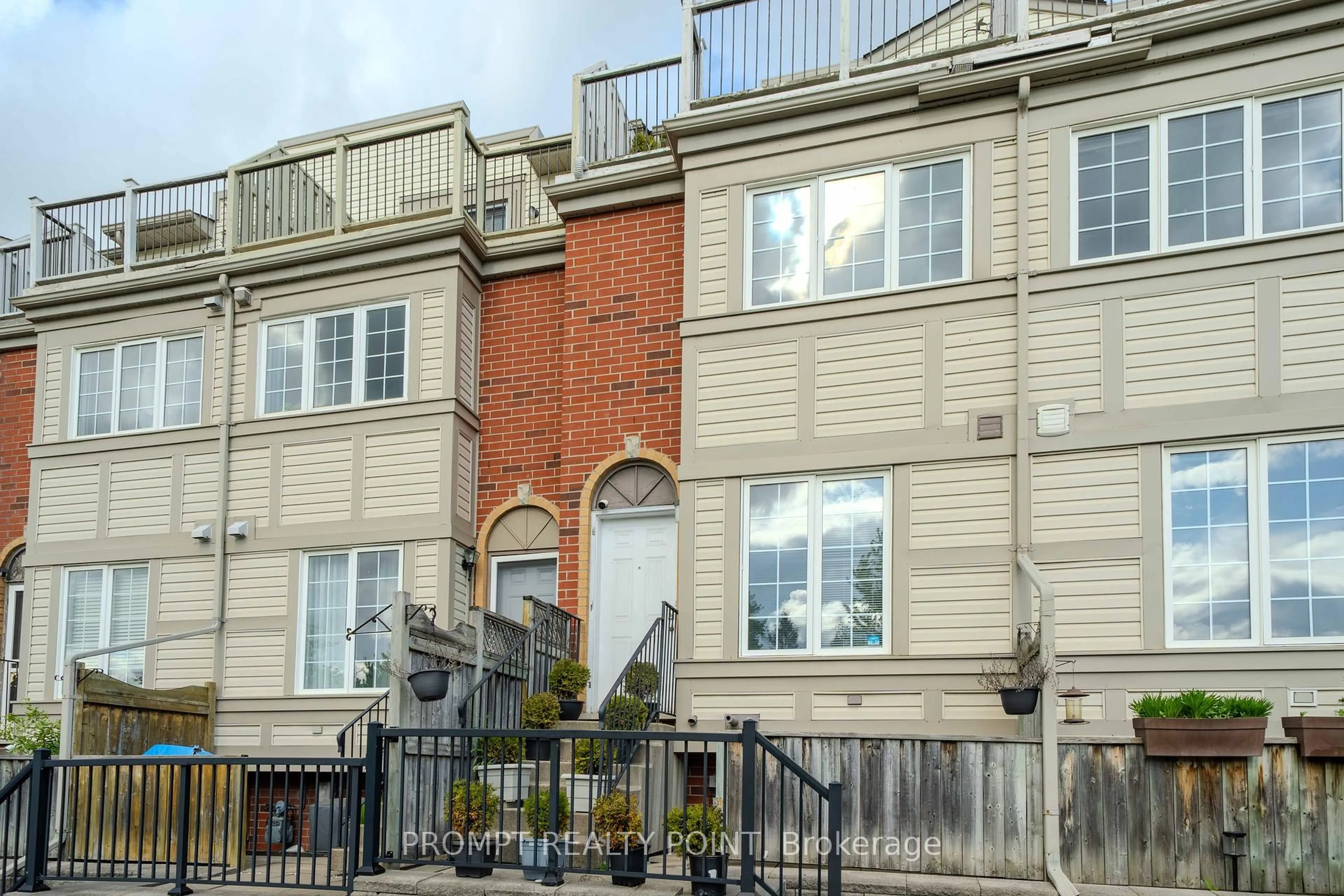 Home with brick exterior material, street for 1623 Pickering Pkwy #12, Pickering Ontario L1V 6Z5