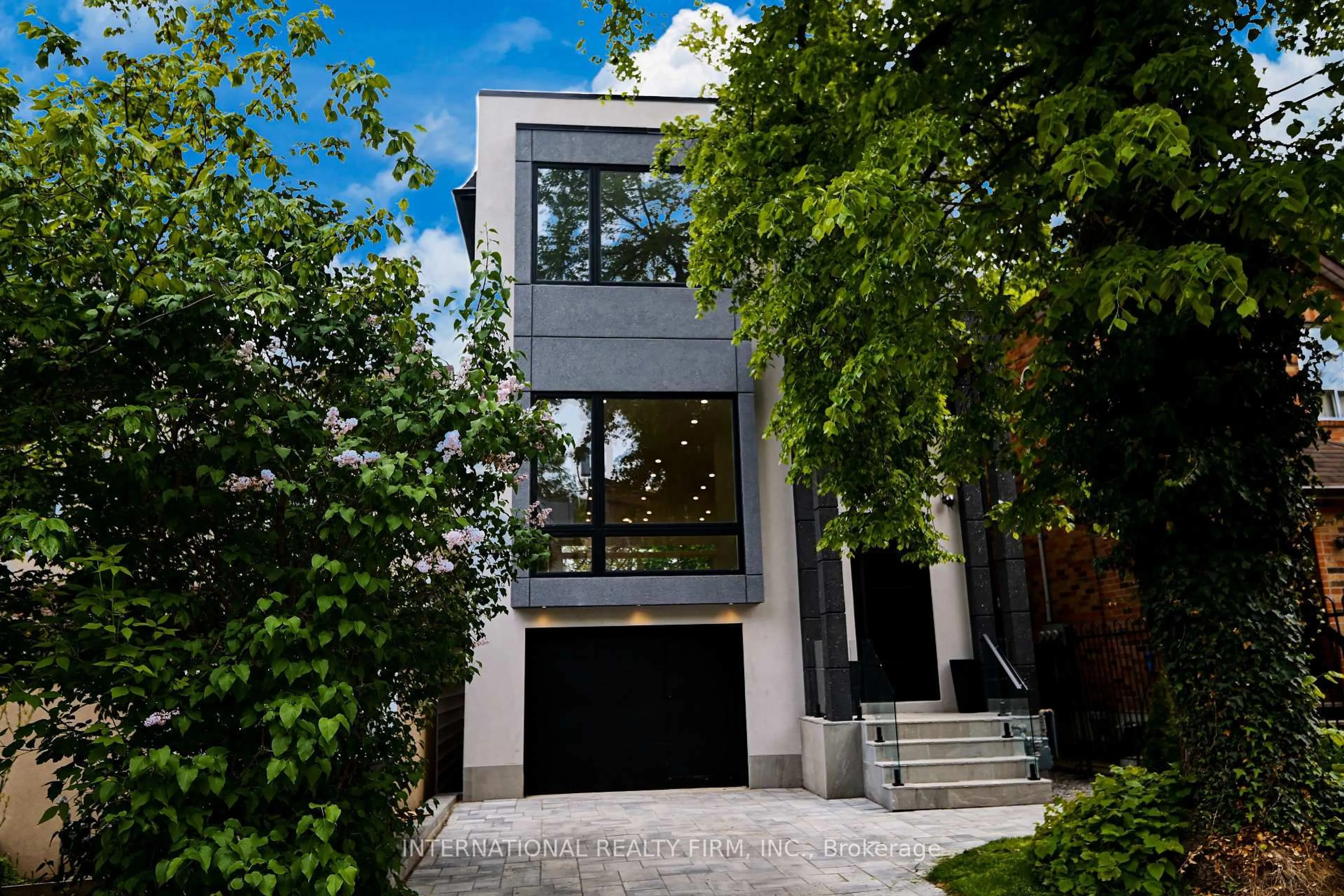 Unknown for 19 Ivy Ave, Toronto Ontario M4L 2H6