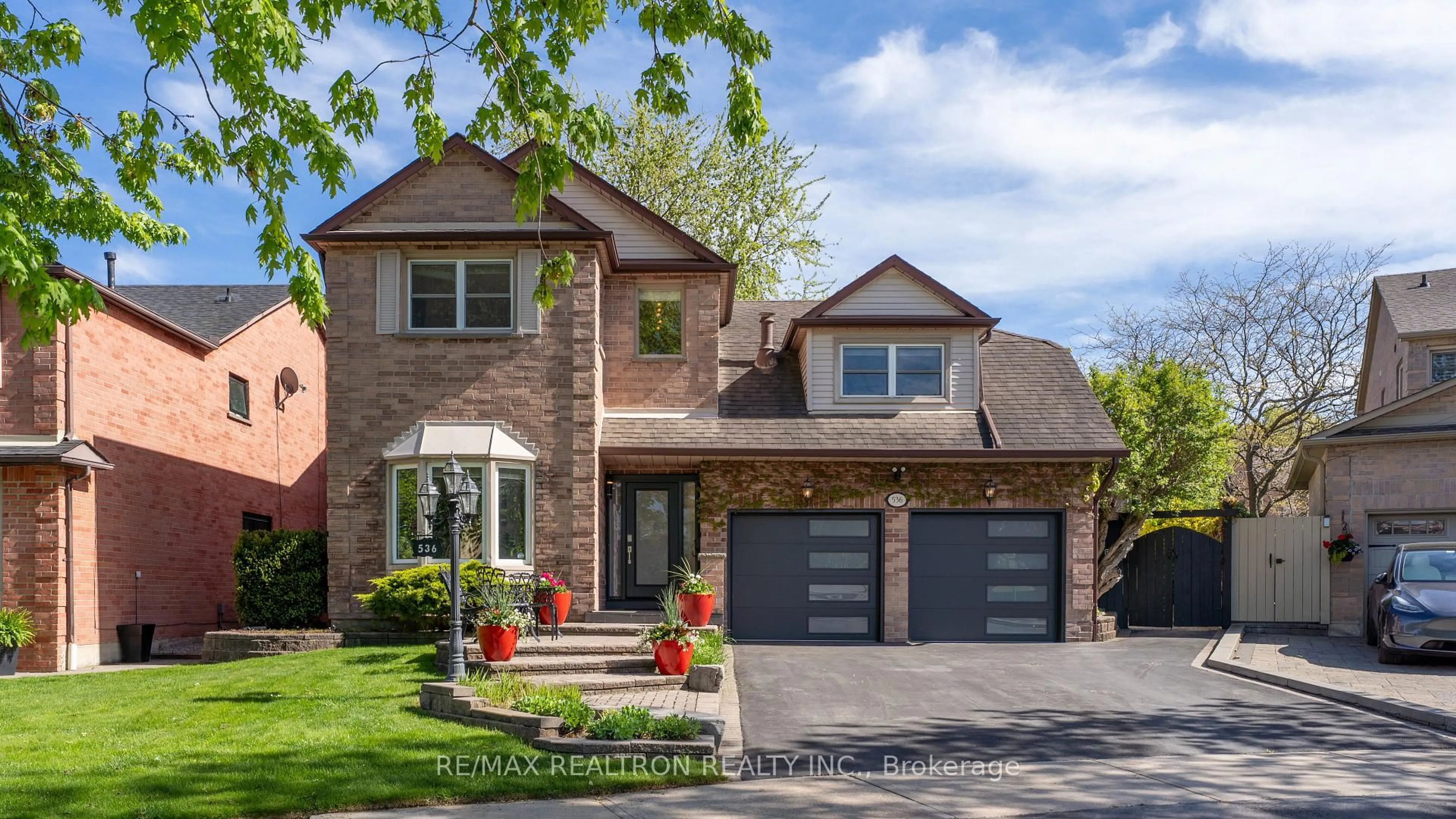 Home with brick exterior material, street for 536 Dahlia Cres, Pickering Ontario L1W 3G5