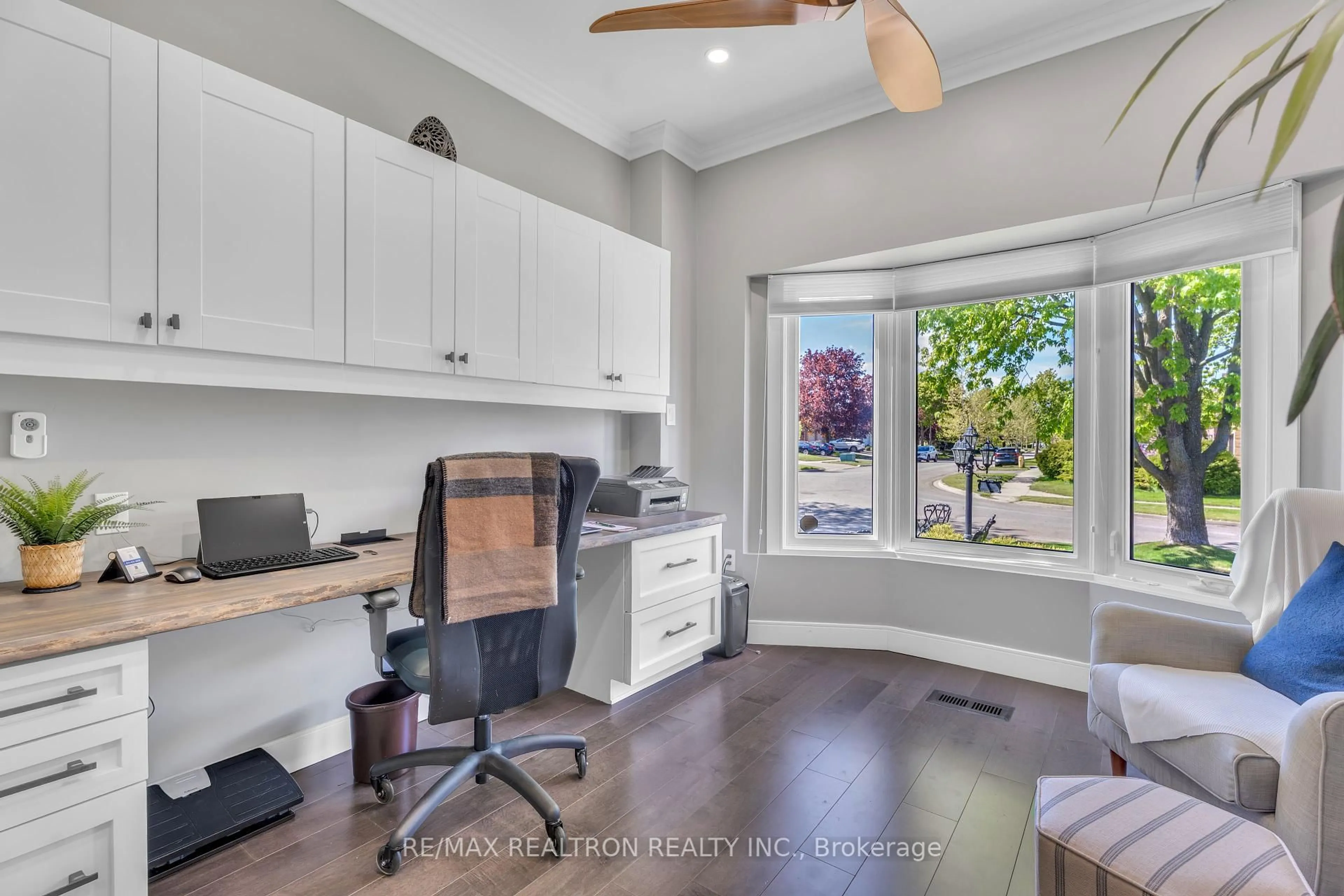 Unknown for 536 Dahlia Cres, Pickering Ontario L1W 3G5