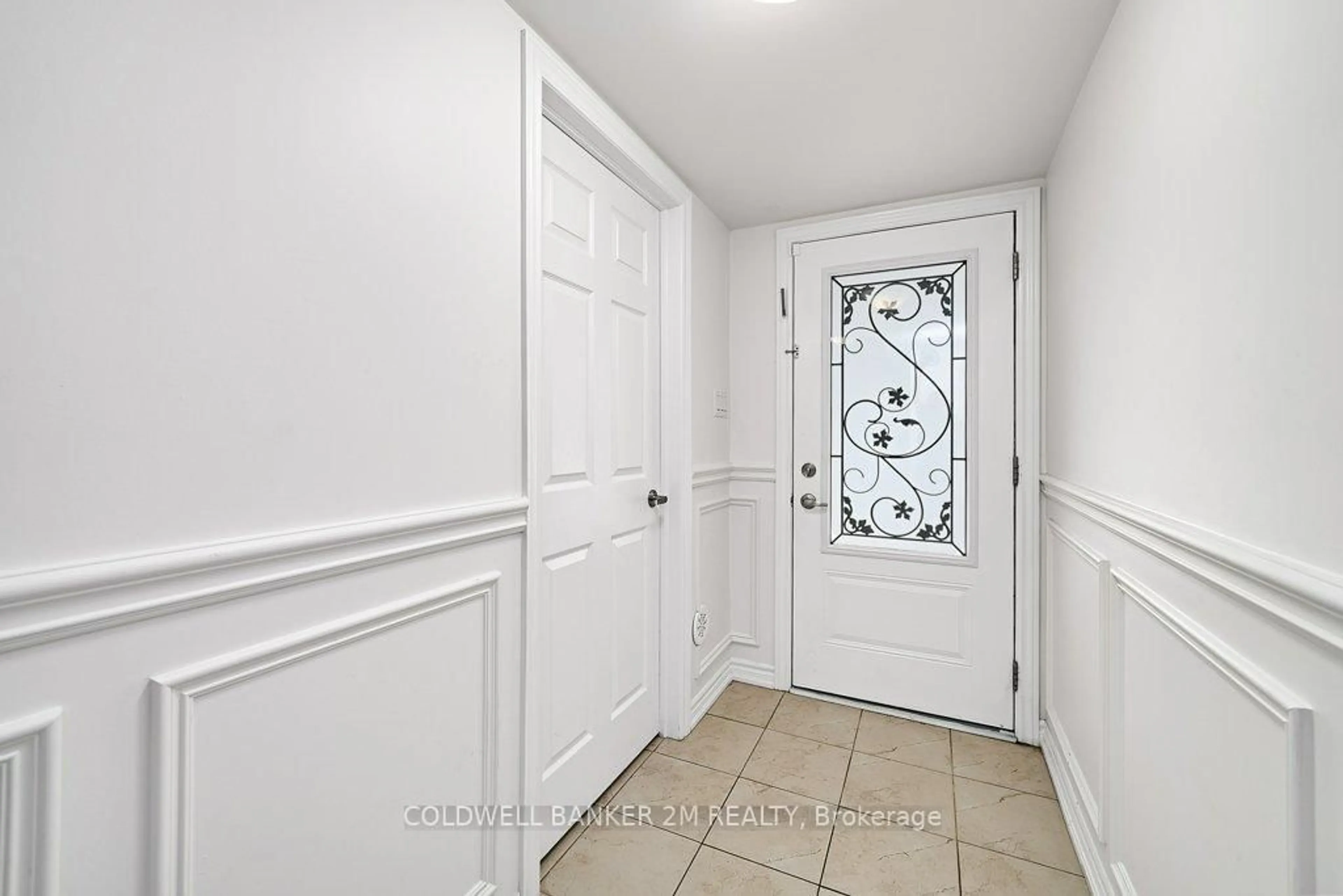 Indoor entryway for 16 Sedgemoor St, Whitby Ontario L1P 0M3