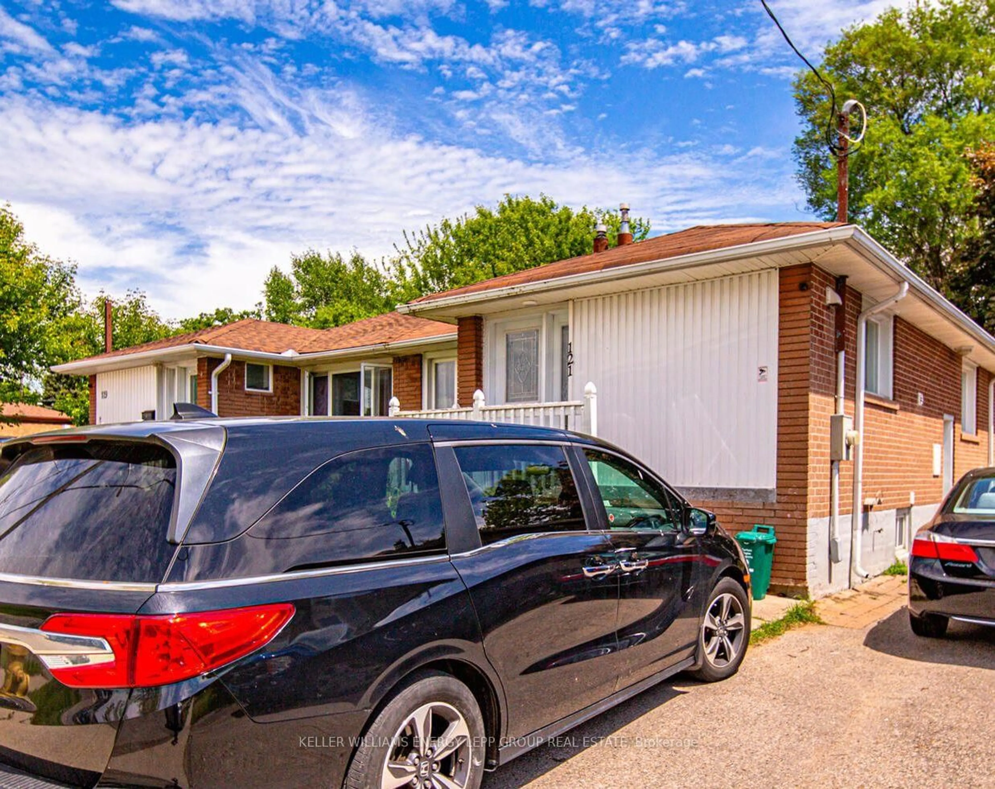 Home with vinyl exterior material, street for 121 Lupin Dr, Whitby Ontario L1N 1X9