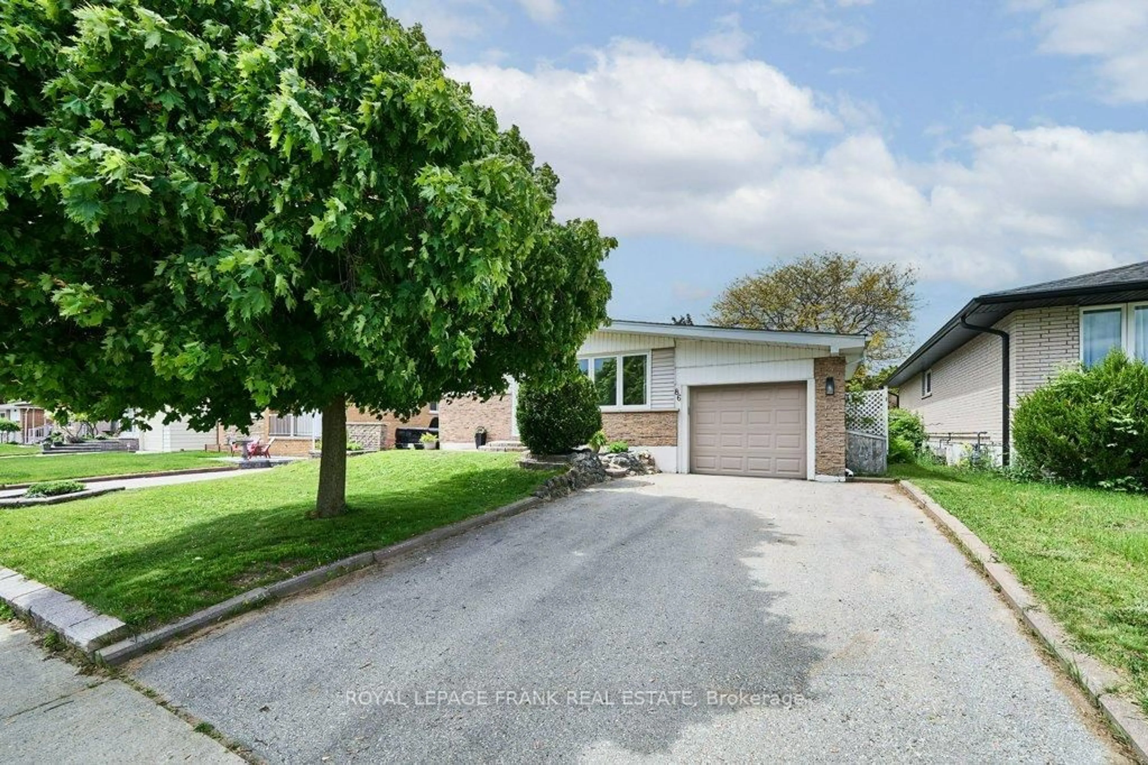 A pic from outside/outdoor area/front of a property/back of a property/a pic from drone, street for 86 Iroquois Ave, Oshawa Ontario L1G 3X3