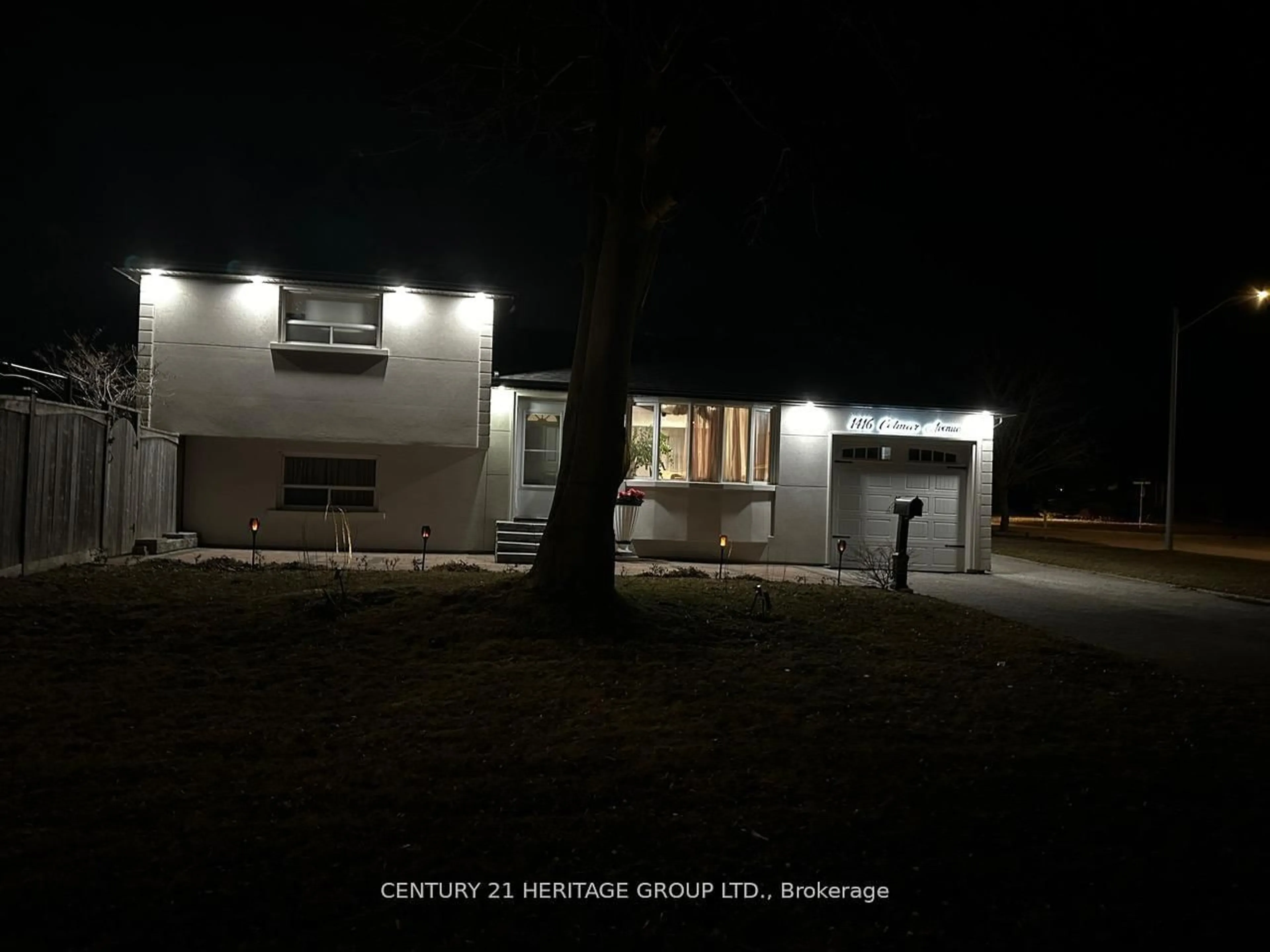 A pic from outside/outdoor area/front of a property/back of a property/a pic from drone, street for 1416 Colmar Ave, Pickering Ontario L1W 1C5