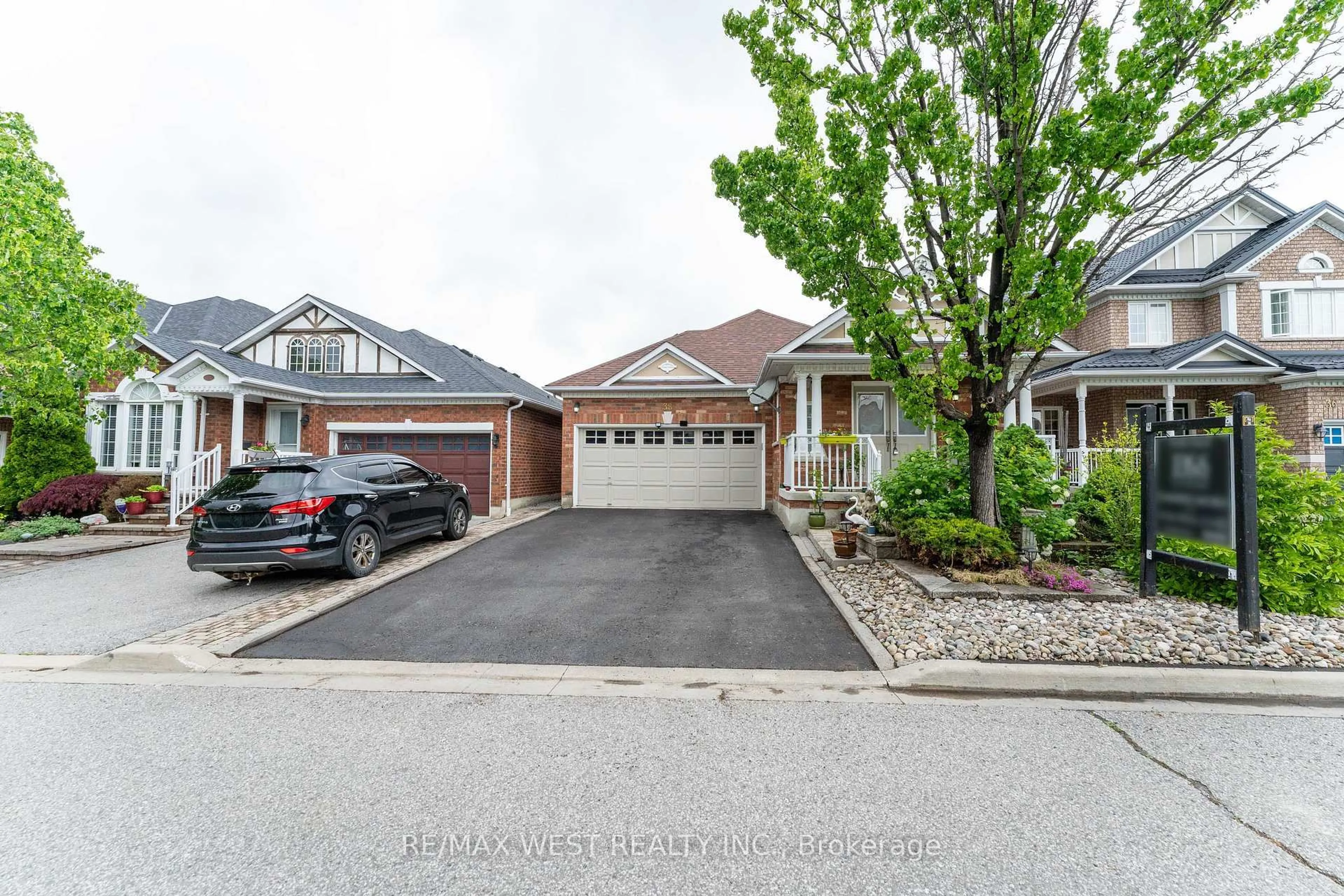 Unknown for 38 Napiermews Dr, Ajax Ontario L1T 0C9