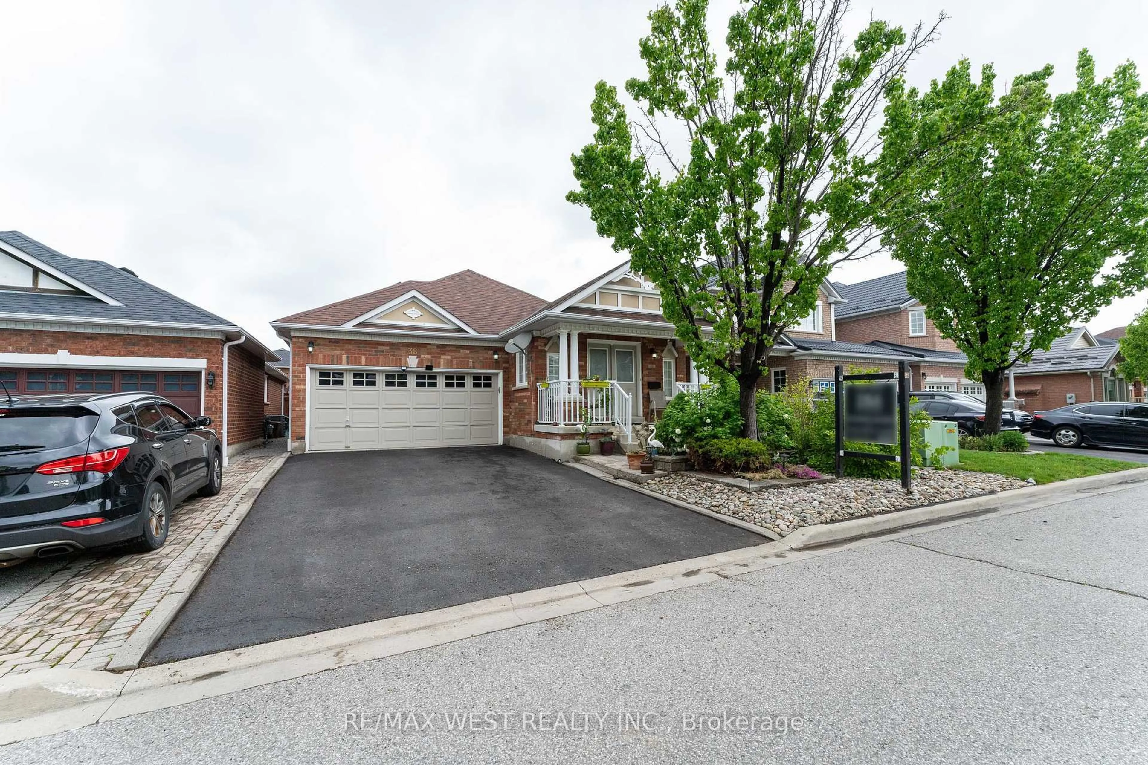 Unknown for 38 Napiermews Dr, Ajax Ontario L1T 0C9