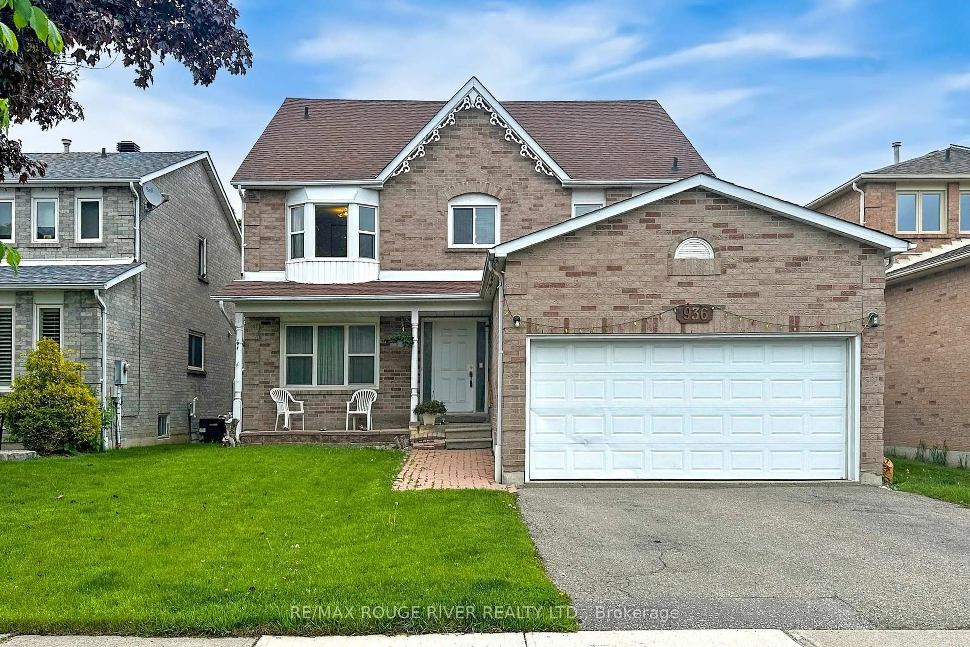Home with brick exterior material, street for 936 Rambleberry Ave, Pickering Ontario L1V 5Y7