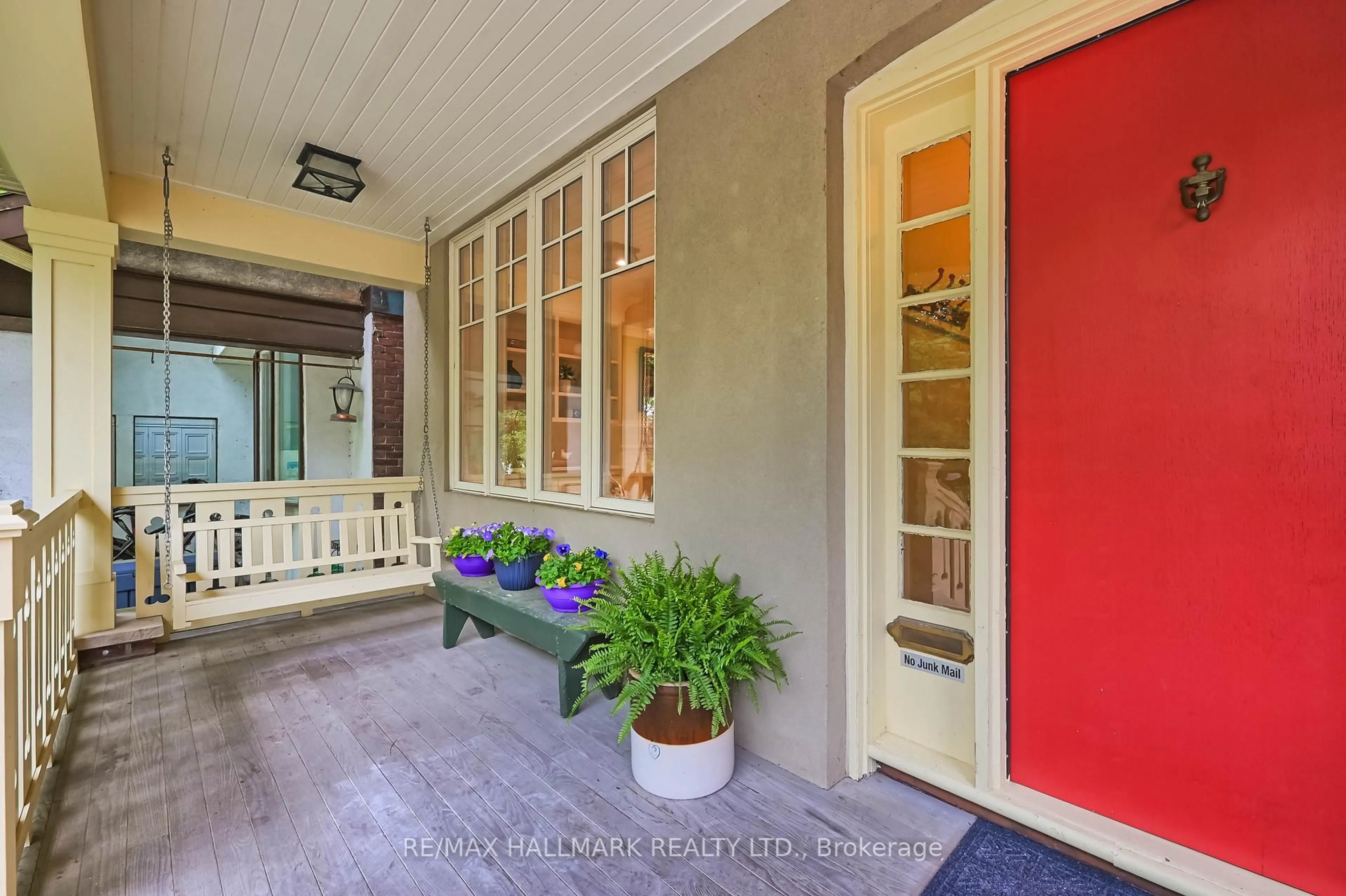 Indoor entryway for 8 Silver Birch Ave, Toronto Ontario M4E 3K9