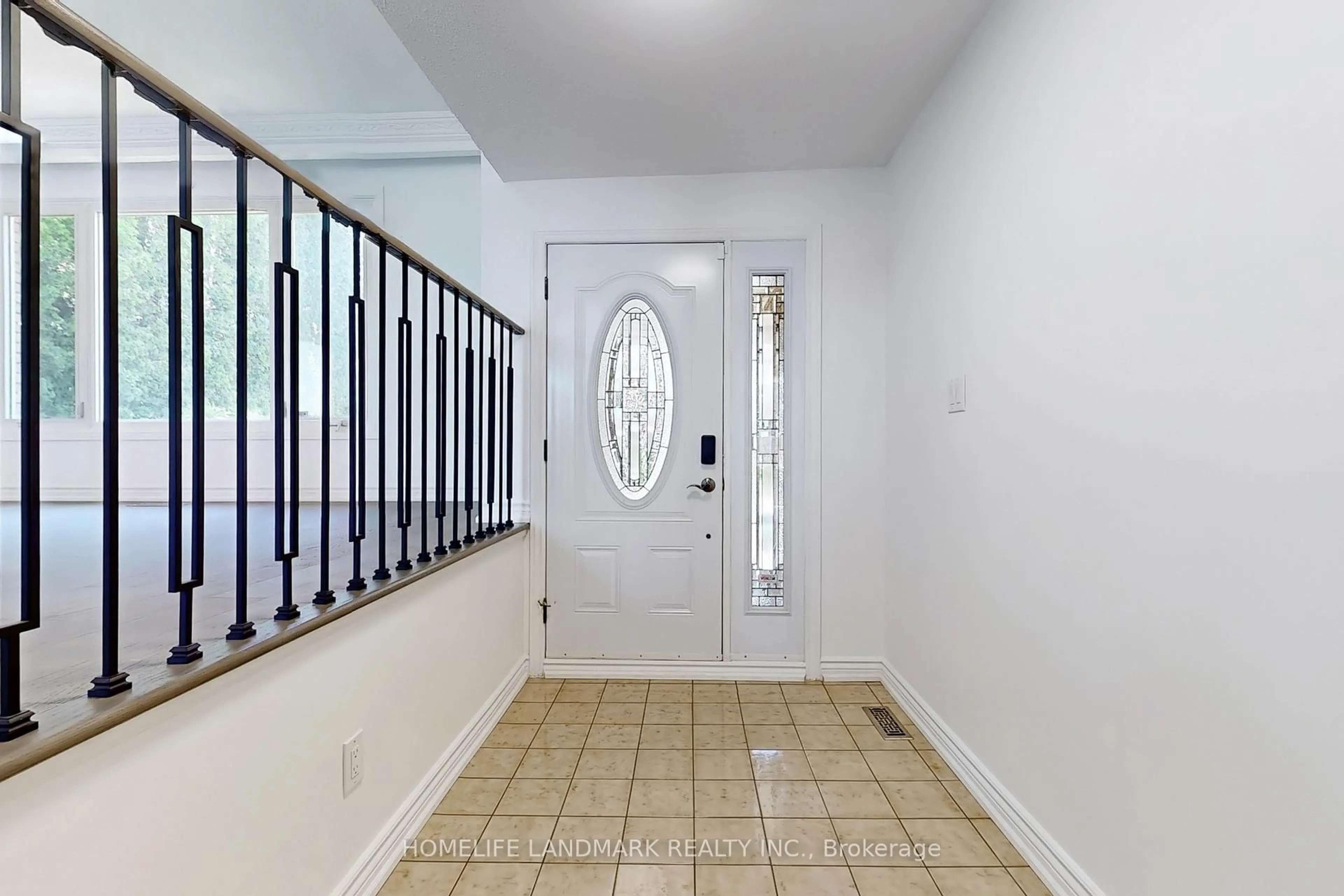Indoor entryway for 268 Huntingwood Dr, Oshawa Ontario L1J 7C5
