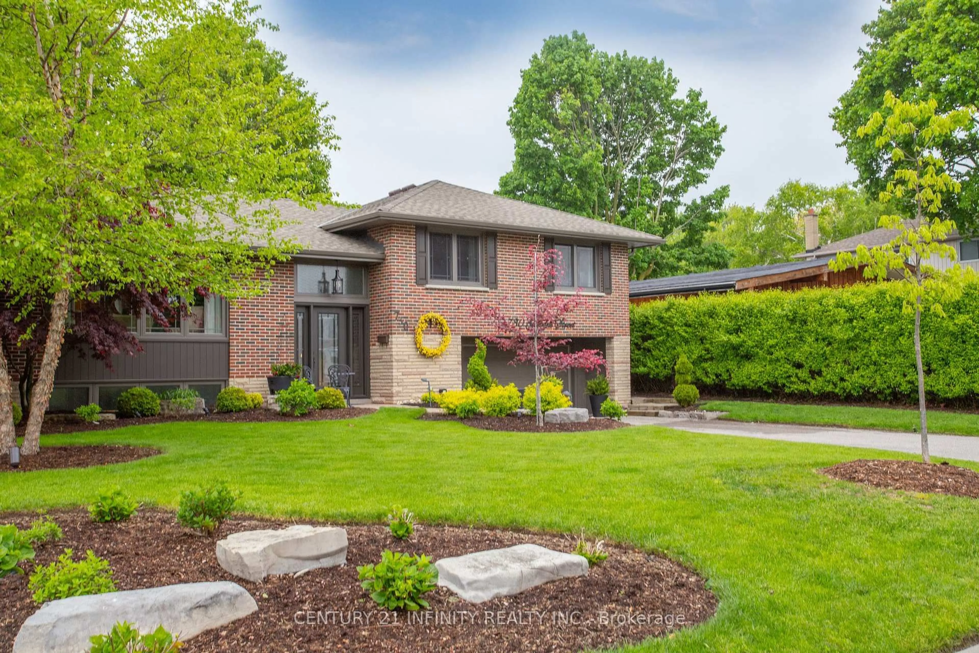 Home with brick exterior material, street for 730 Gibbons St, Oshawa Ontario L1J 5A2