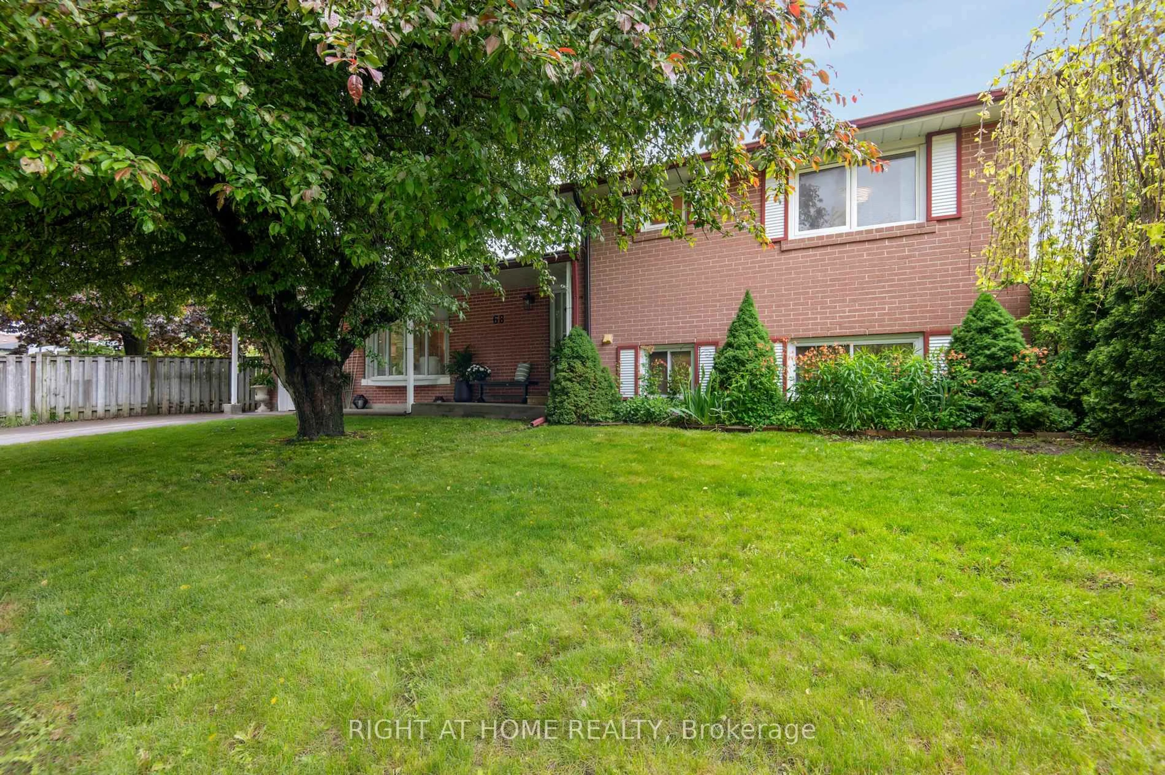 A pic from outside/outdoor area/front of a property/back of a property/a pic from drone, street for 68 Highcourt Cres, Toronto Ontario M1H 2L8