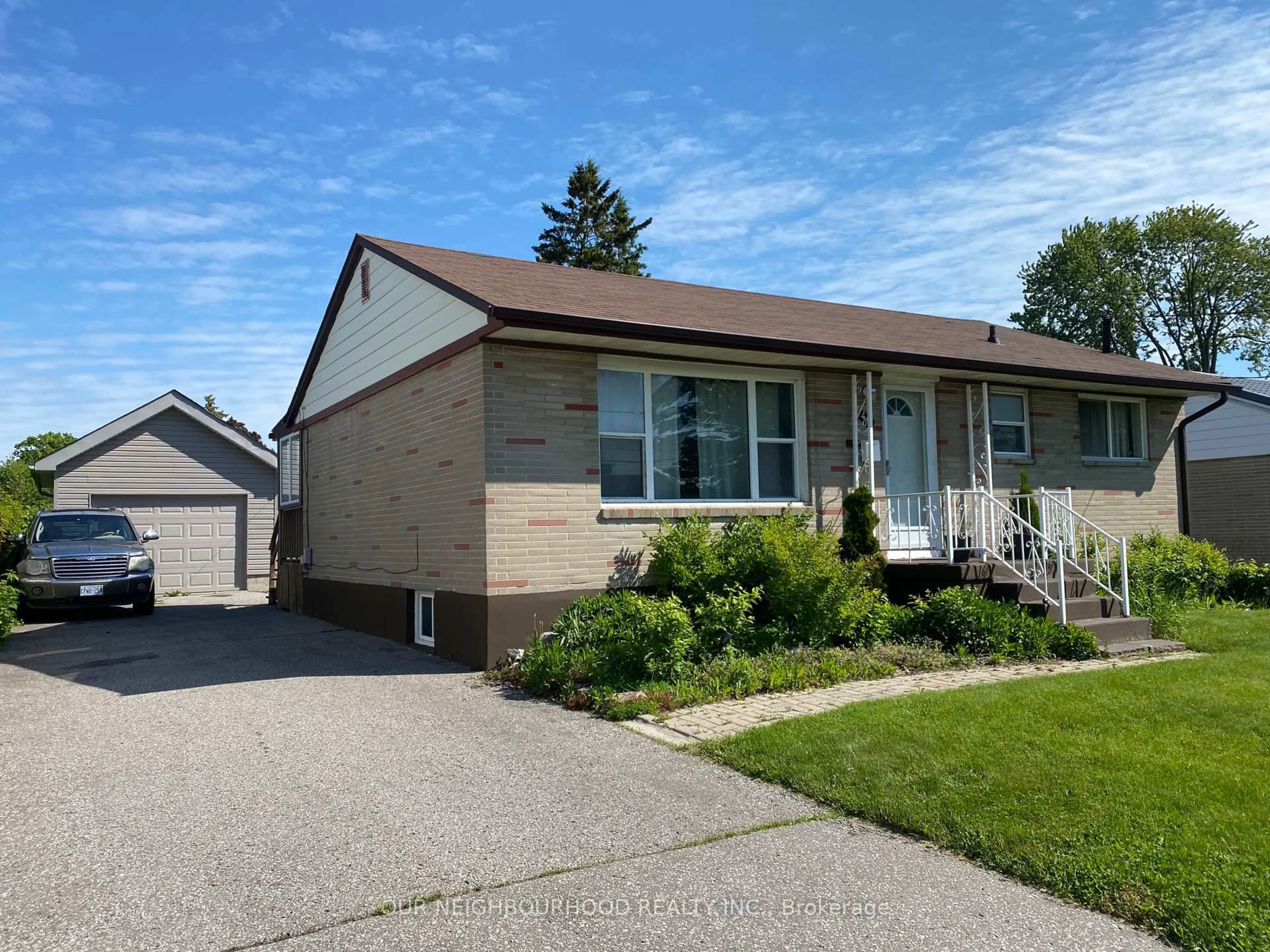 Home with vinyl exterior material, street for 494 Annapolis Ave, Oshawa Ontario L1J 2Y7