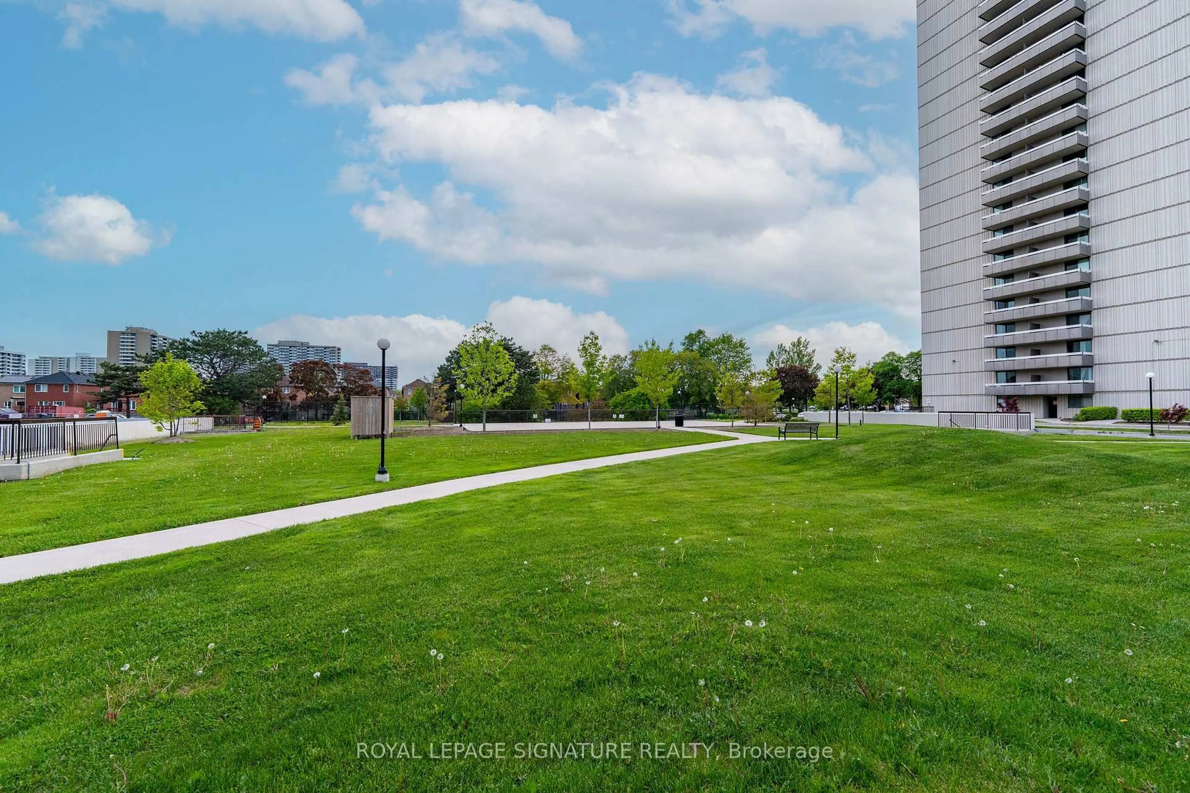 Patio, water/lake/river/ocean view for 3151 Bridletowne Circ #1802, Toronto Ontario M1W 2T1