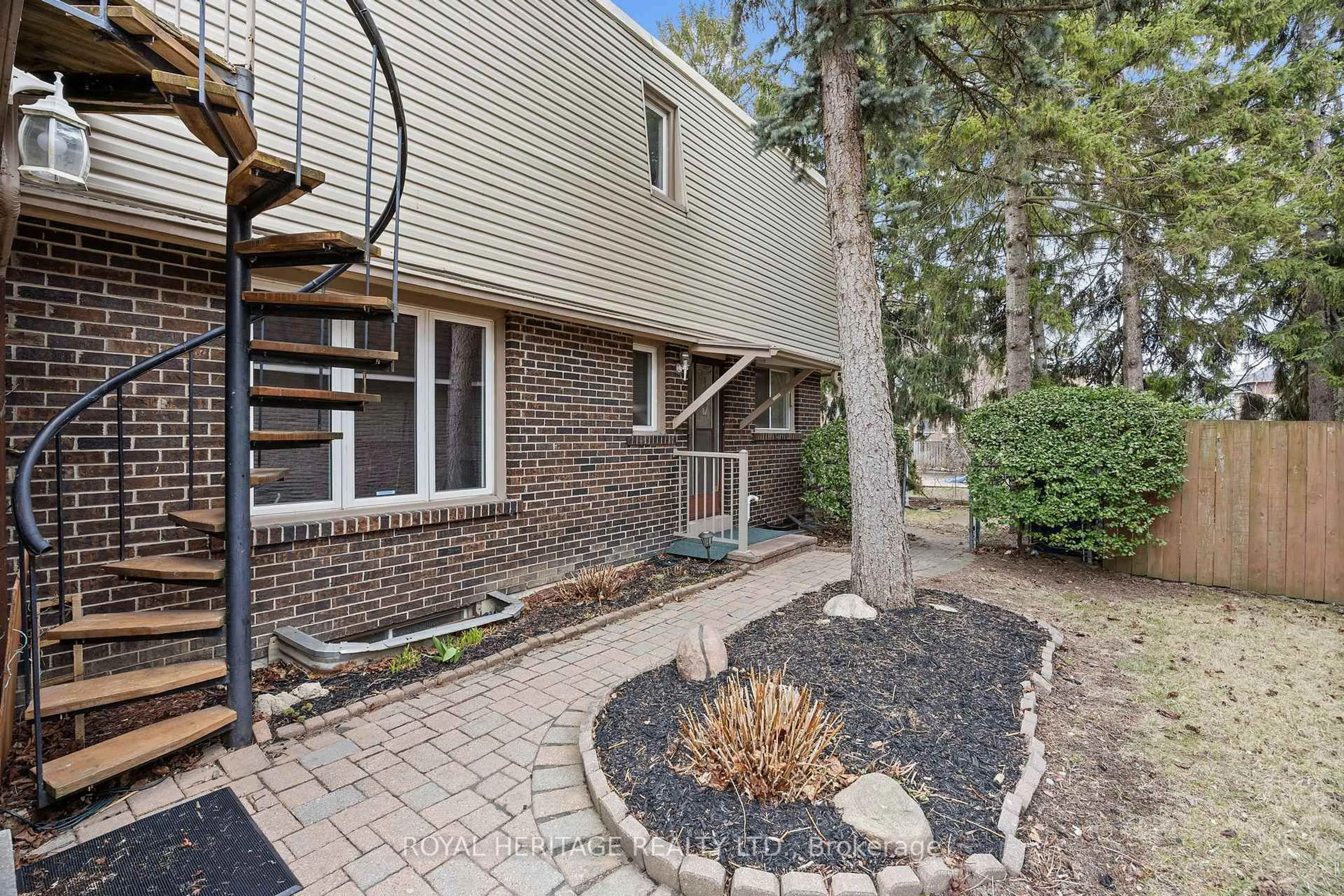 Unknown for 1755 Storrington St, Pickering Ontario L1V 2X2