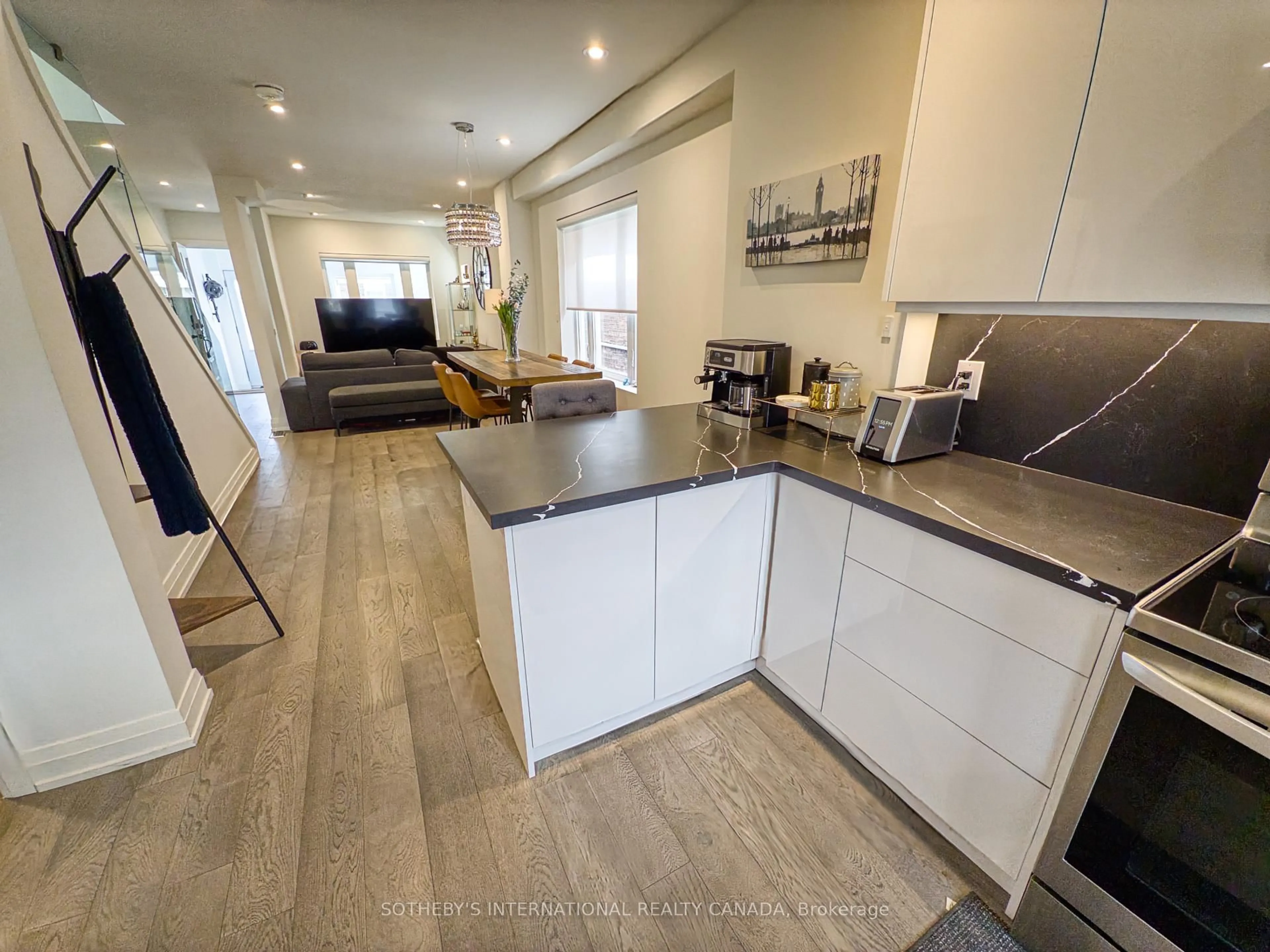Open concept kitchen, unknown for 26 Greenwood Ave, Toronto Ontario M4L 2P4