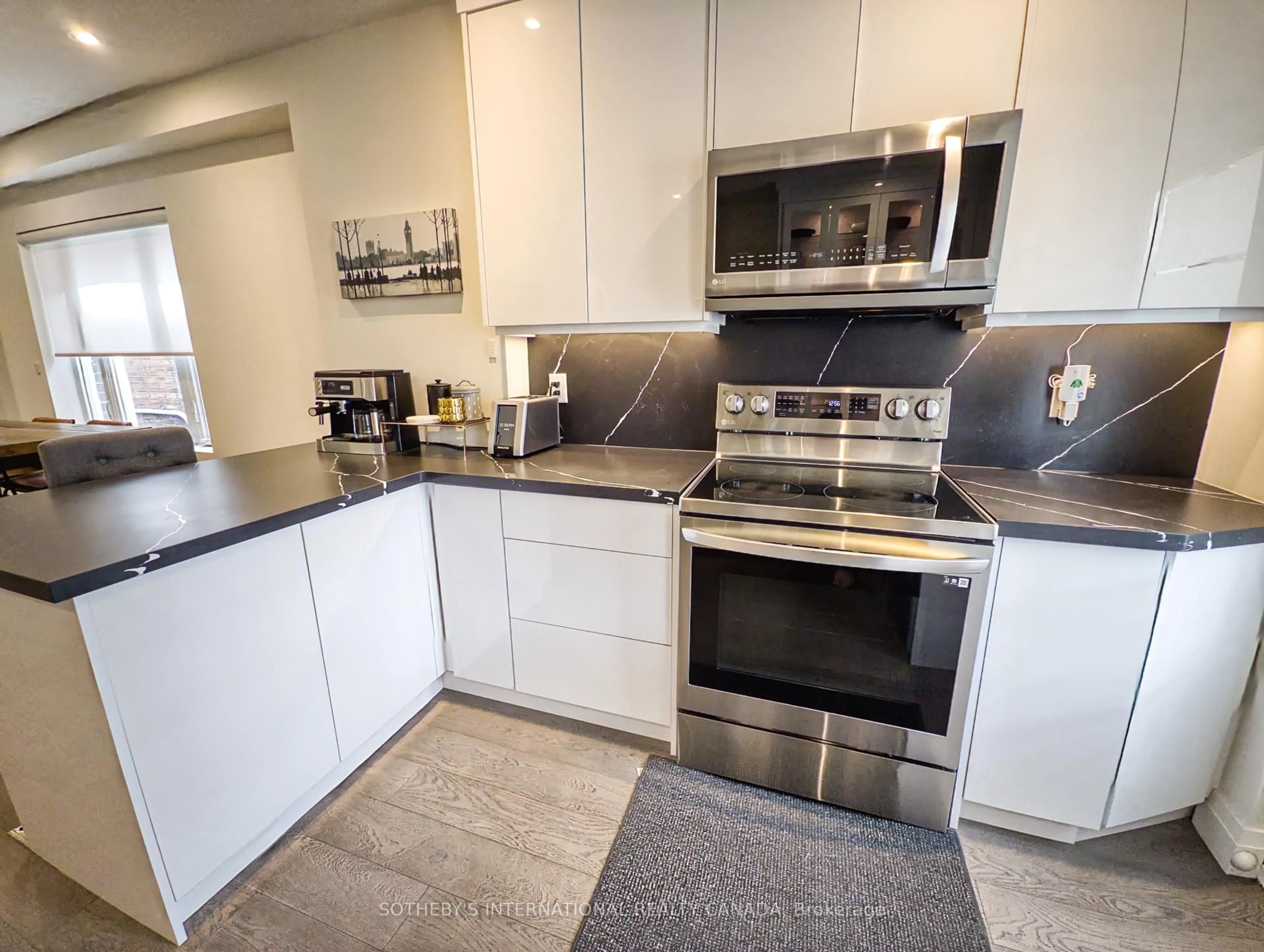 Open concept kitchen, unknown for 26 Greenwood Ave, Toronto Ontario M4L 2P4