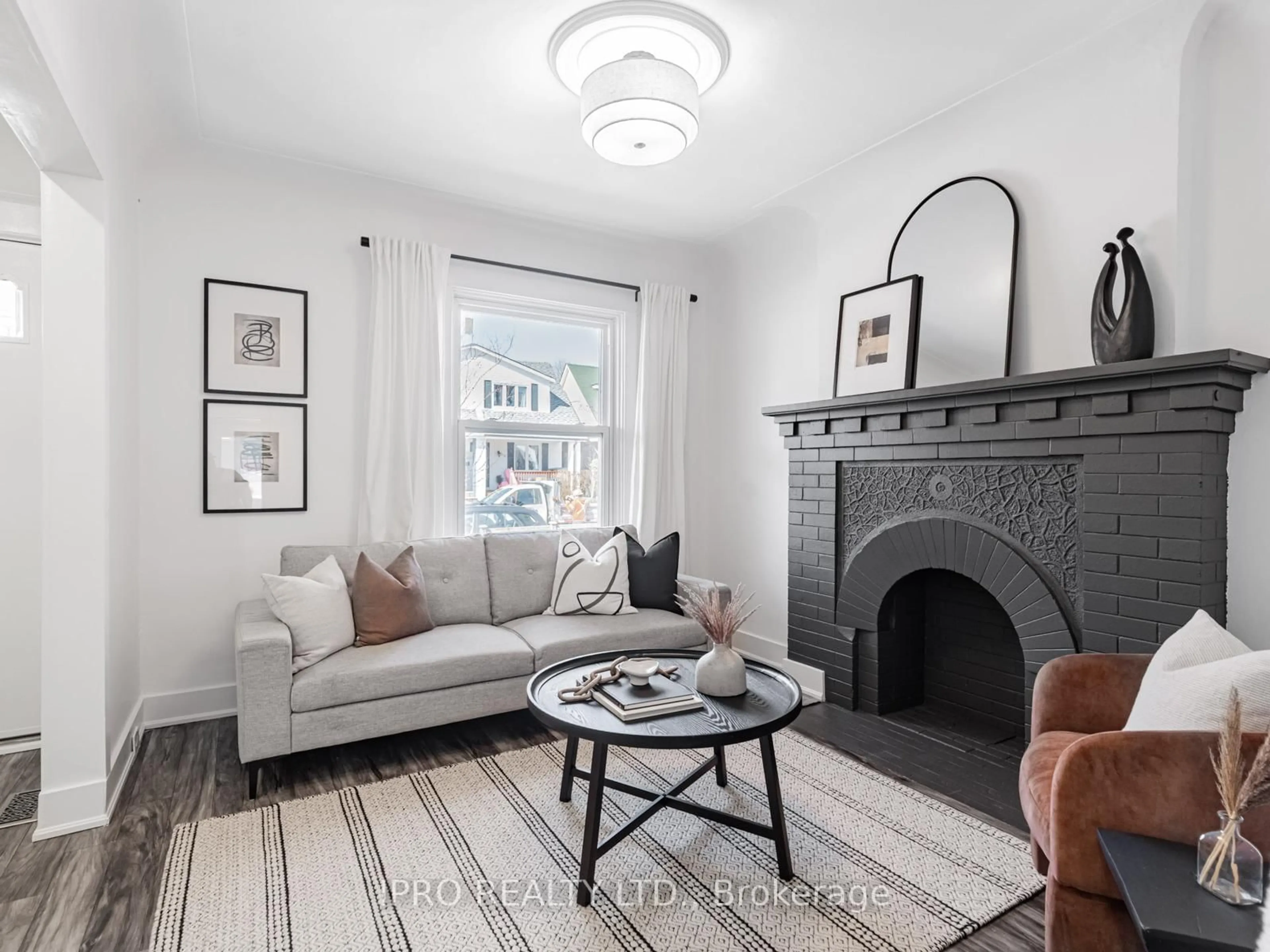 Living room with furniture, unknown for 5 Thyra Ave, Toronto Ontario M4C 5G4