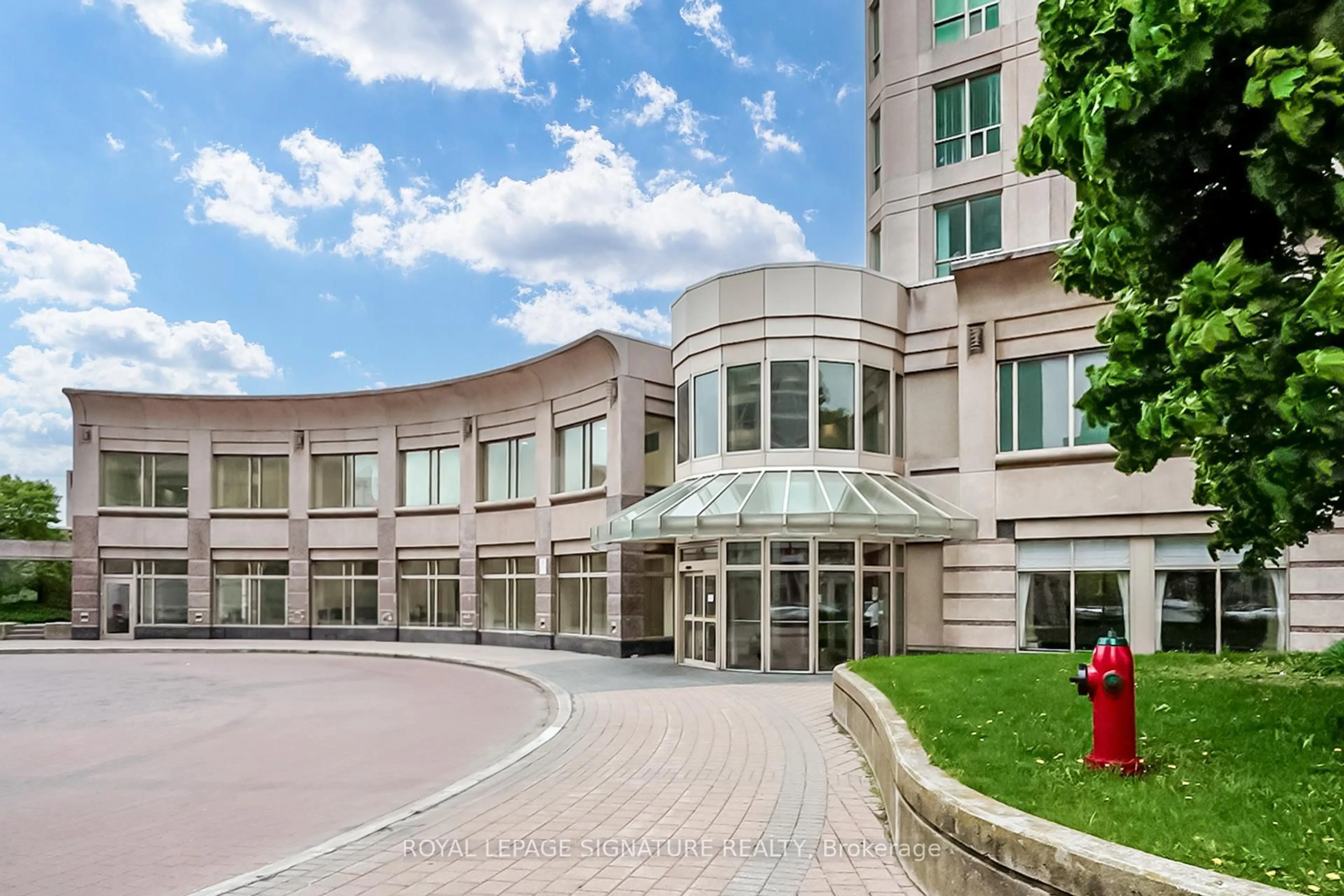 Indoor foyer for 18 Lee Centre Dr #2203, Toronto Ontario M1H 3H5