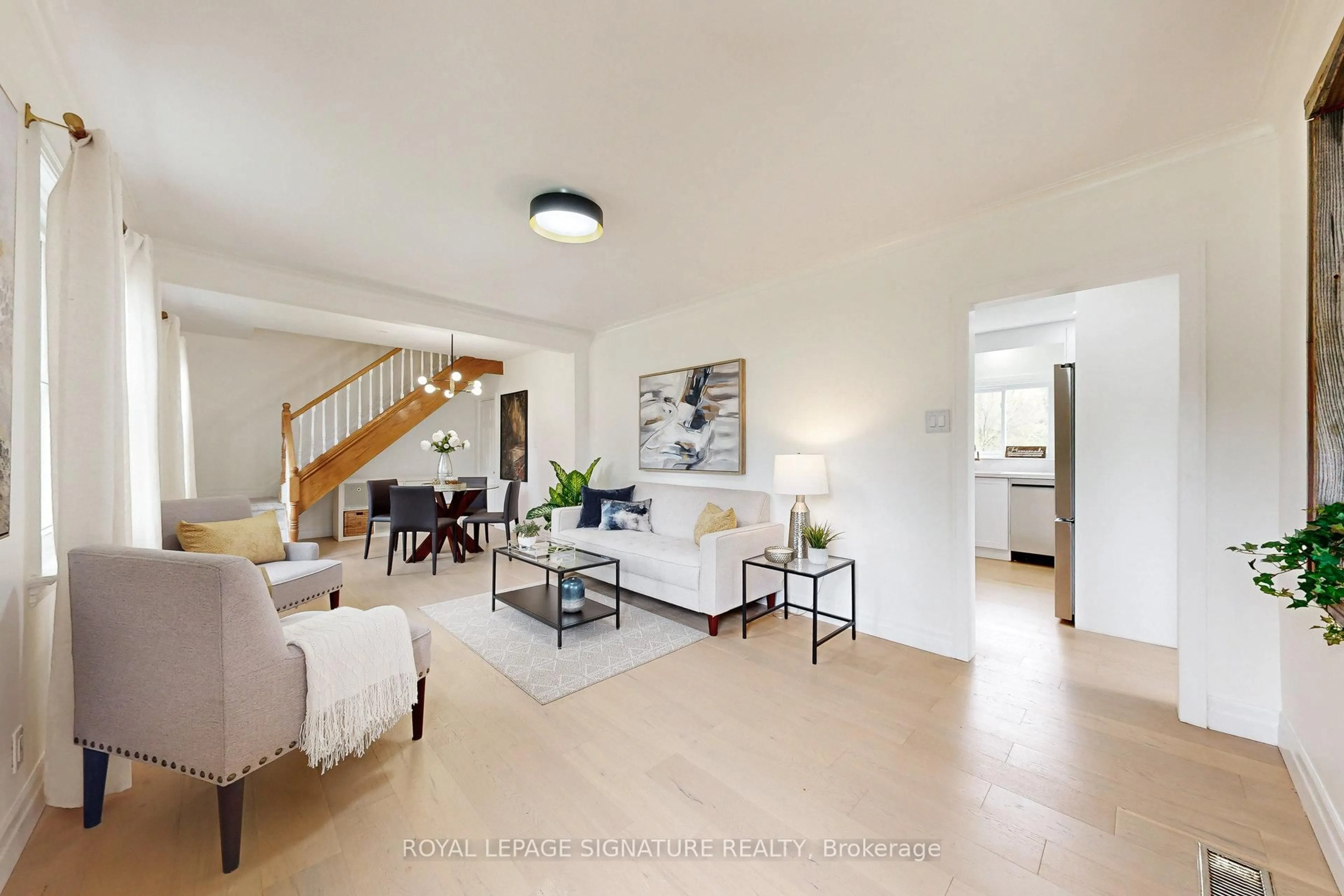 Living room with furniture, unknown for 17 Amiens Rd, Toronto Ontario M1E 3S5