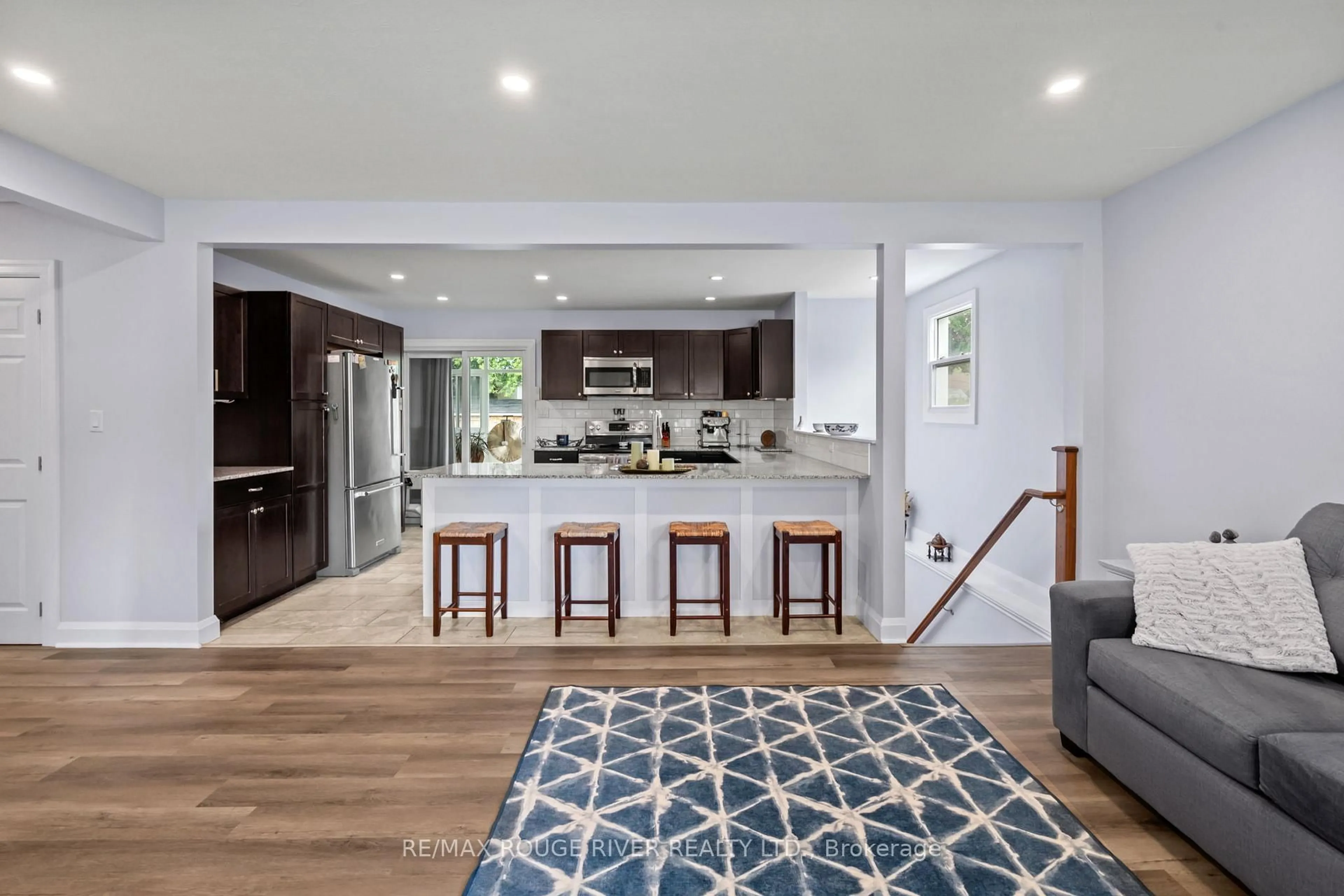 Open concept kitchen, unknown for 406 Gliddon Ave, Oshawa Ontario L1H 1Z7