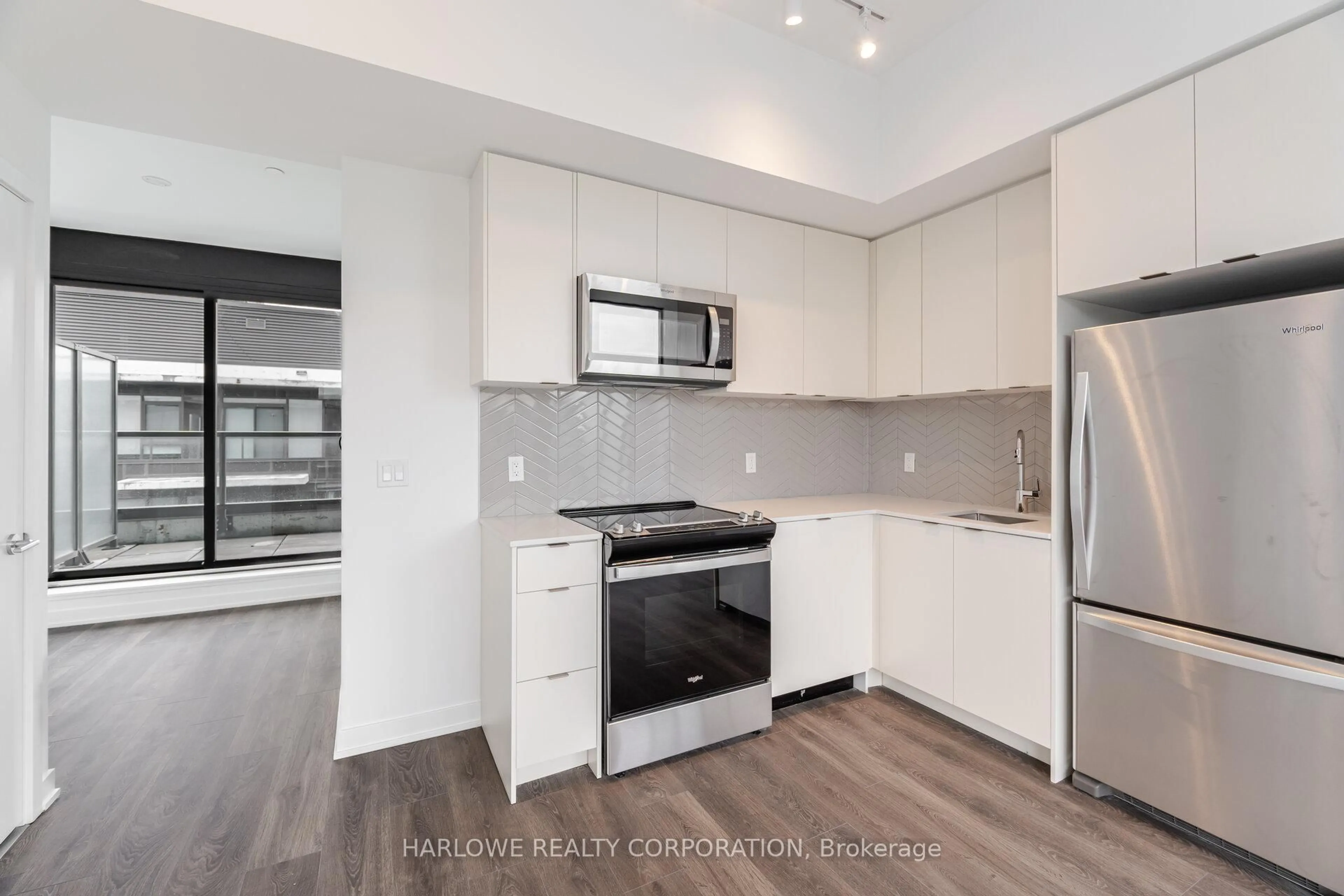 Open concept kitchen, unknown for 1612 Charles St #PH423 C, Whitby Ontario L1N 0P1