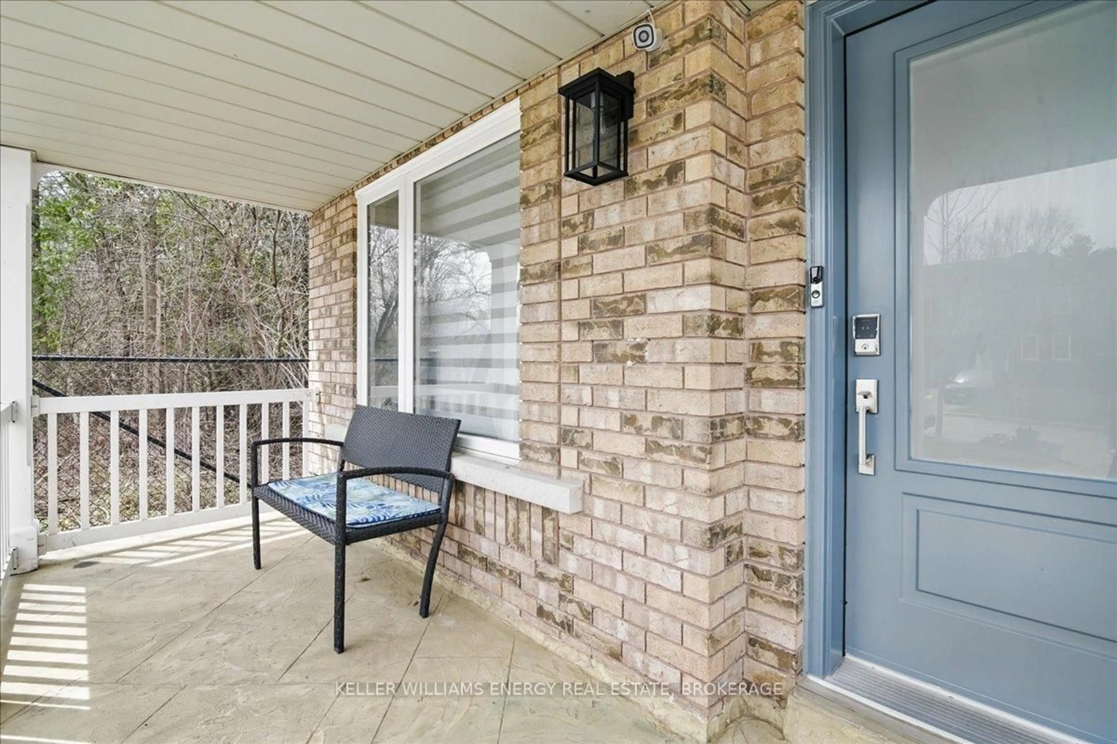 Unknown for 724 Craighurst Crt, Pickering Ontario L1X 2W9