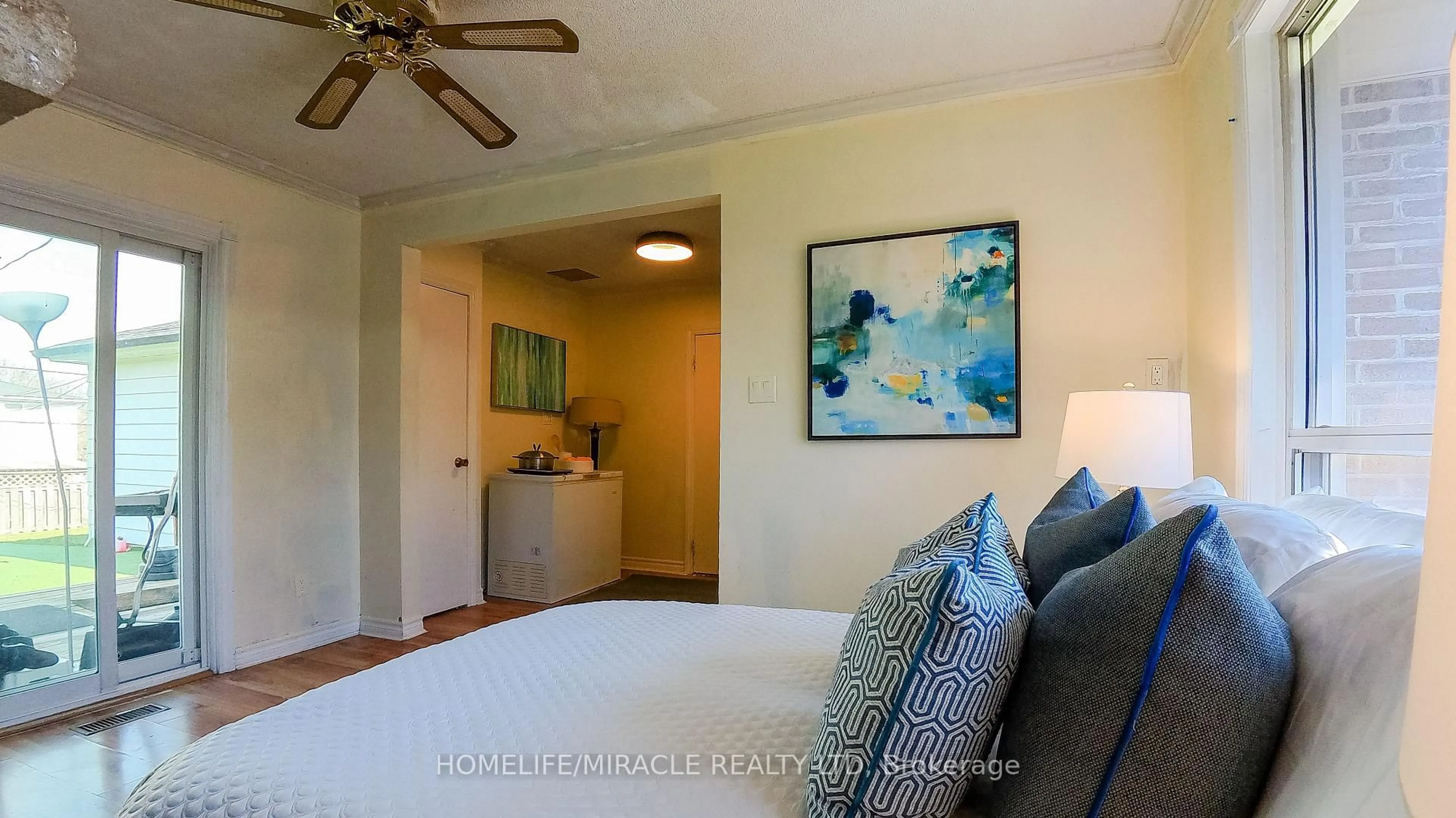 Bedroom with bed, unknown for 897 Antonio St, Pickering Ontario L1W 1T4