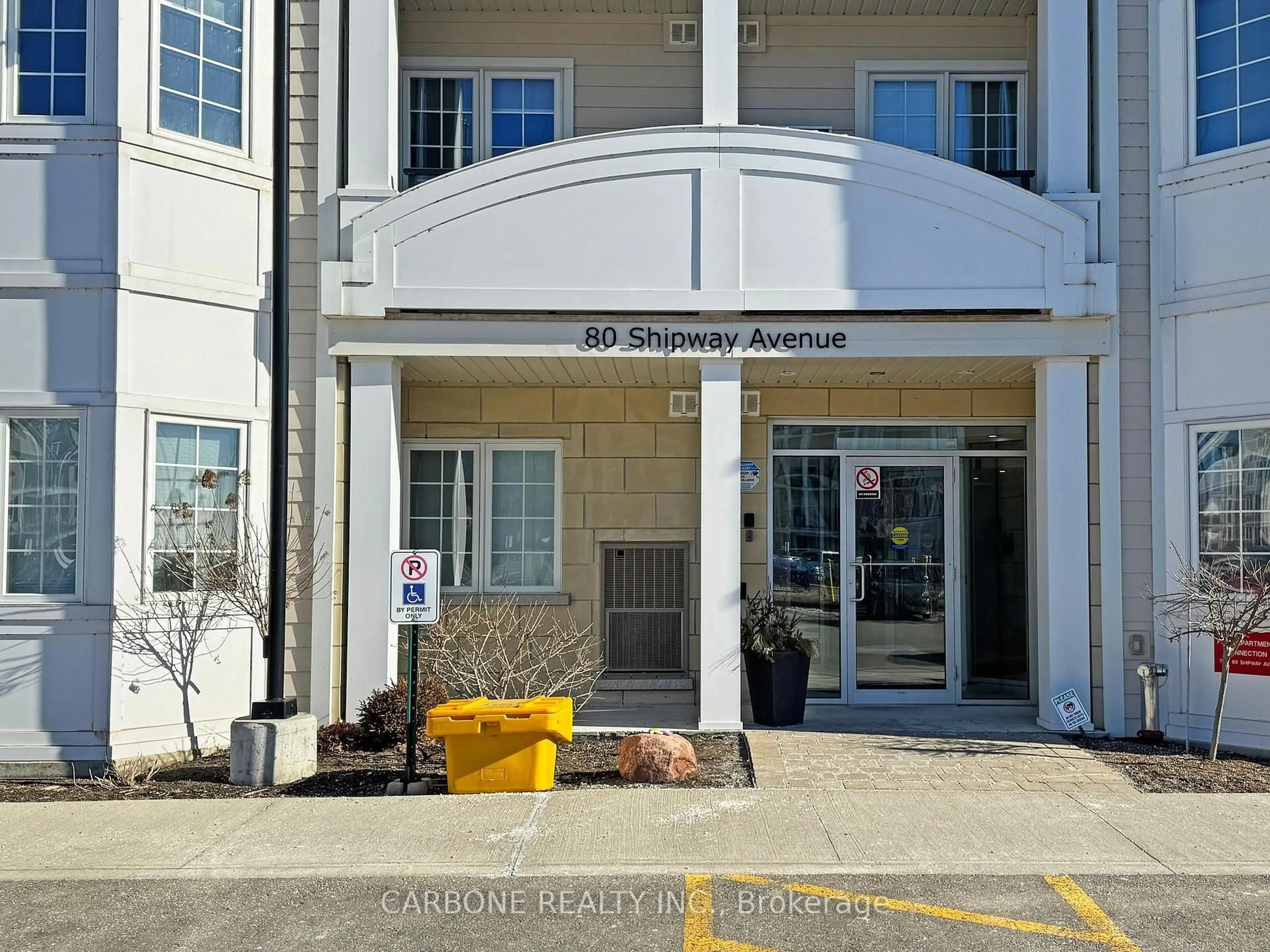 Indoor foyer for 80 Shipway Ave #102, Clarington Ontario L1B 0B6