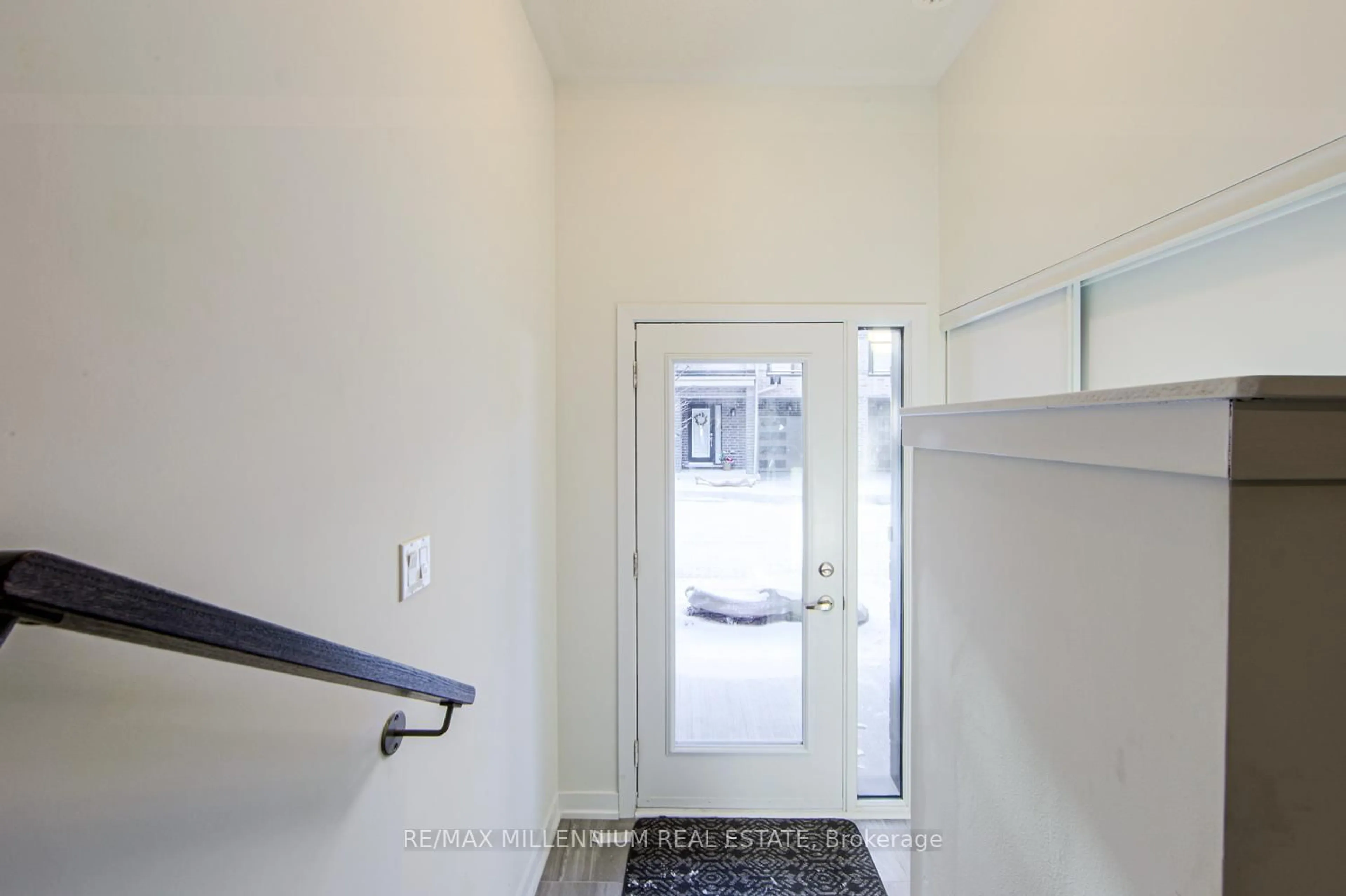 Indoor entryway for 1865 Pickering Pkwy #505, Pickering Ontario L1V 0H2
