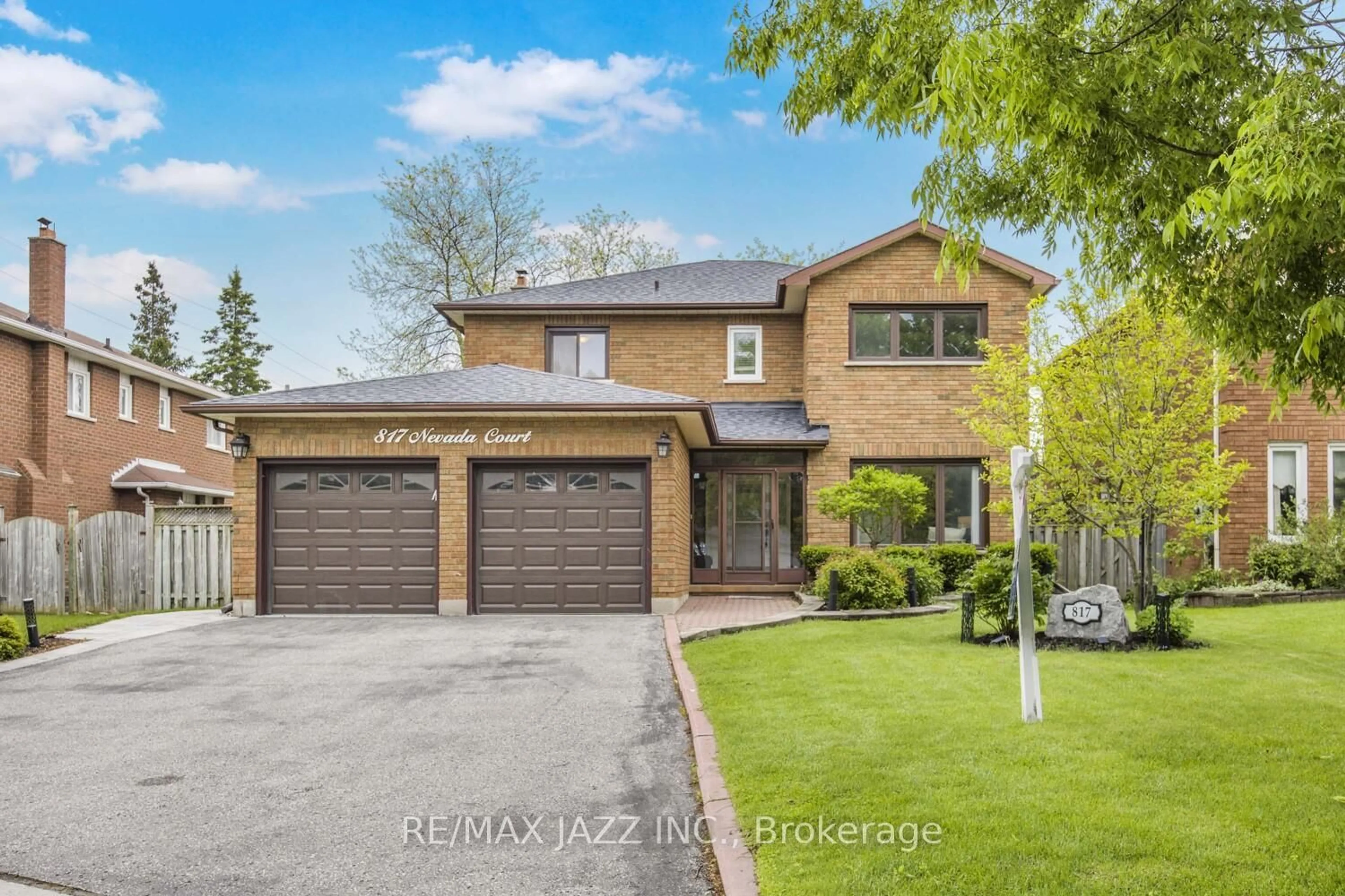 Home with brick exterior material, street for 817 Nevada Crt, Oshawa Ontario L1J 7V4