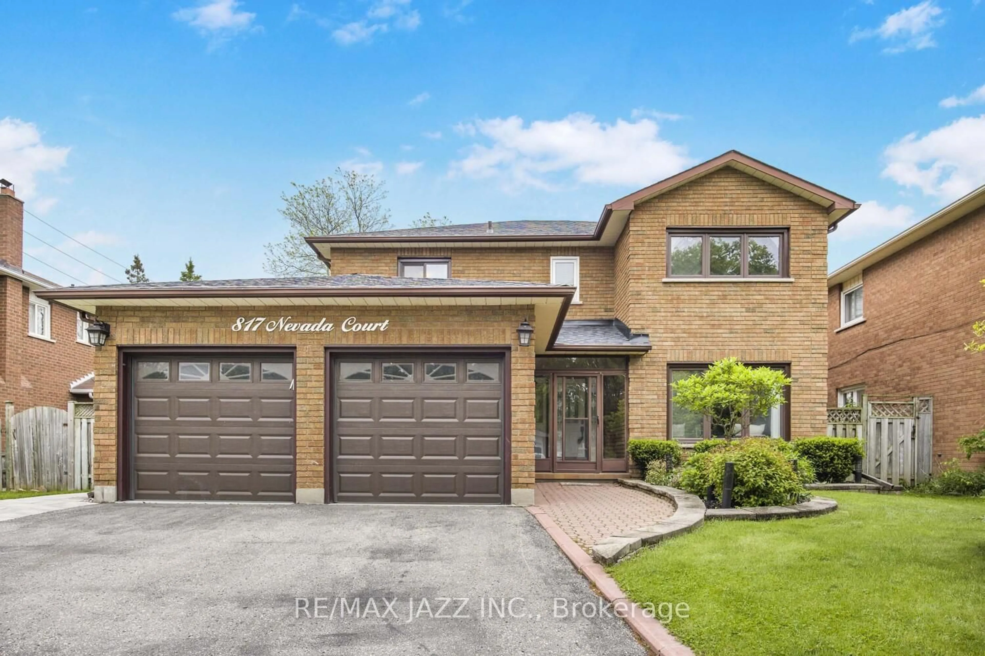 Home with brick exterior material, street for 817 Nevada Crt, Oshawa Ontario L1J 7V4