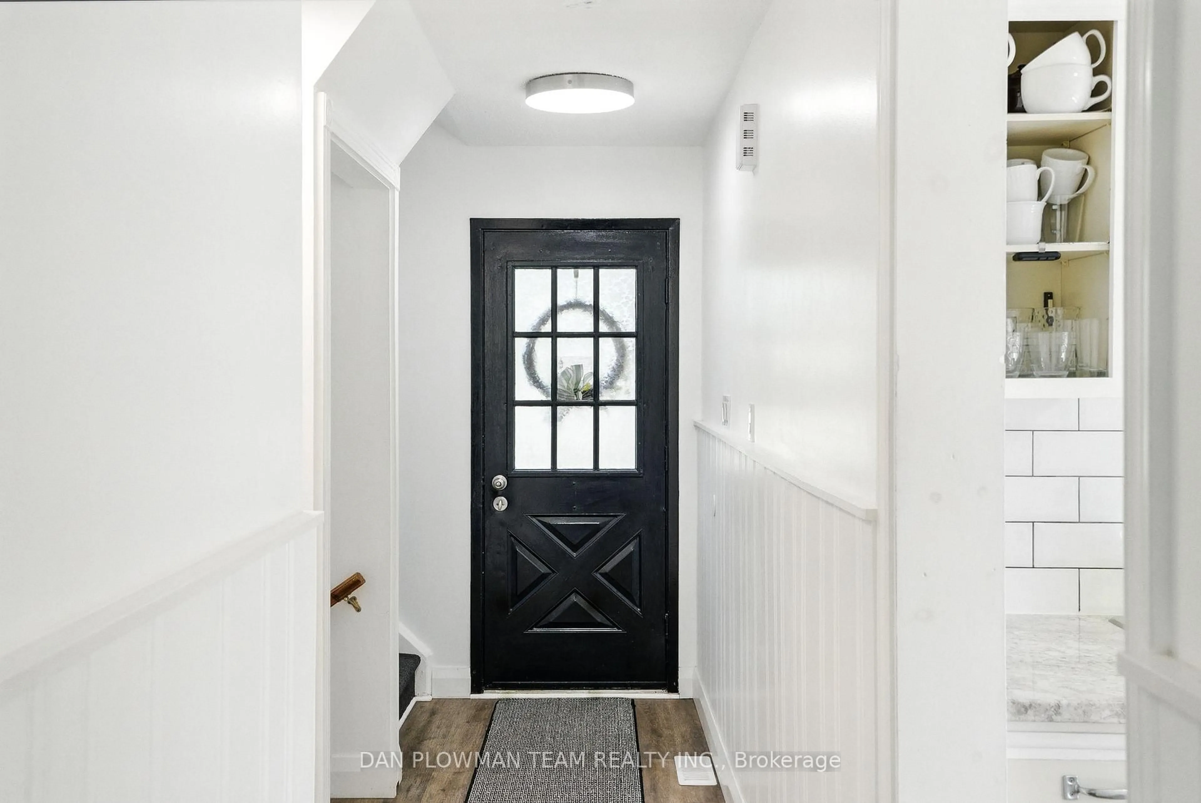 Indoor entryway for 57 Kirby Cres, Whitby Ontario L1N 6T1