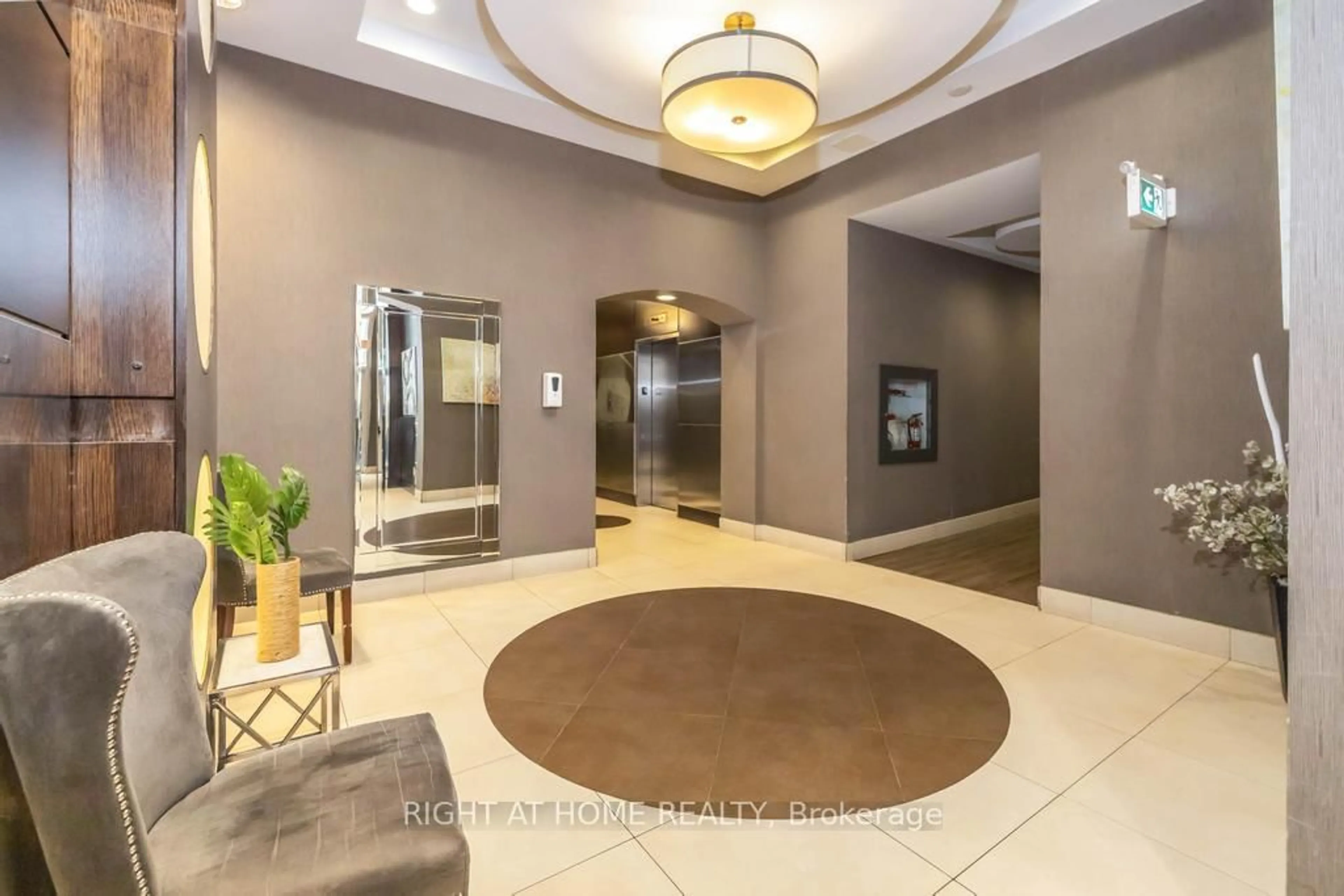 Indoor foyer for 25 Town Centre Crt #2909, Toronto Ontario M1P 0B4