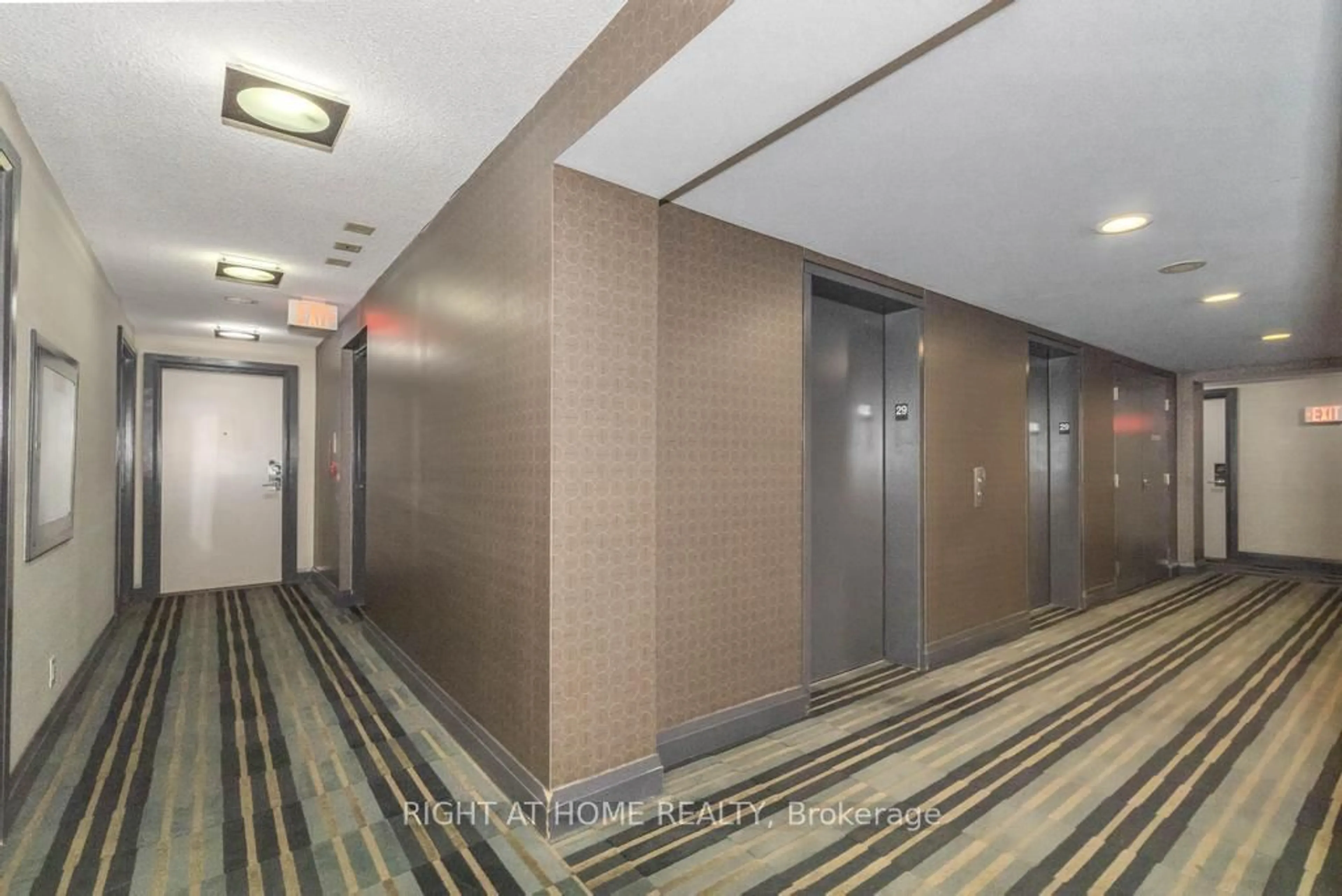 Indoor foyer for 25 Town Centre Crt #2909, Toronto Ontario M1P 0B4