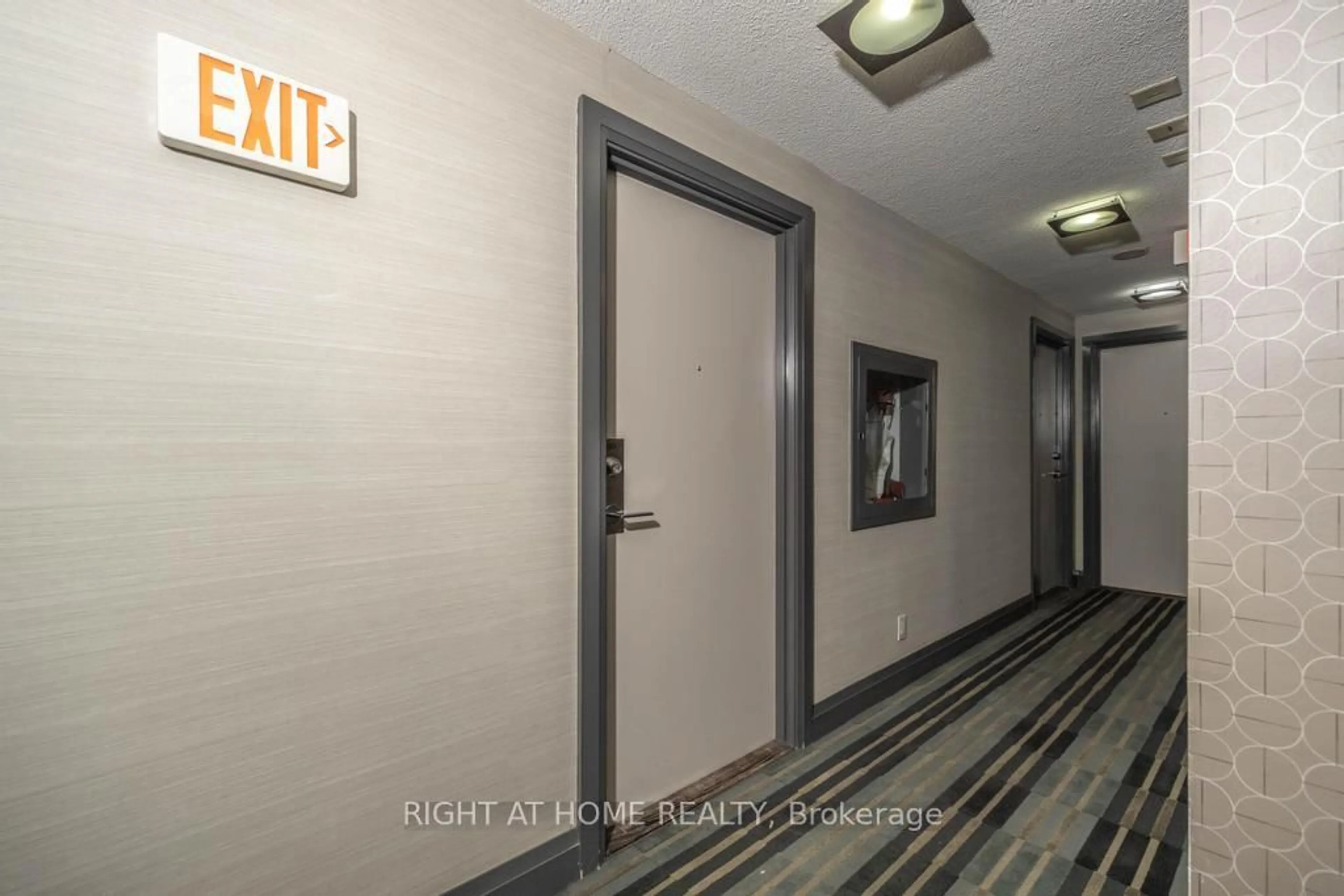 Indoor foyer for 25 Town Centre Crt #2909, Toronto Ontario M1P 0B4