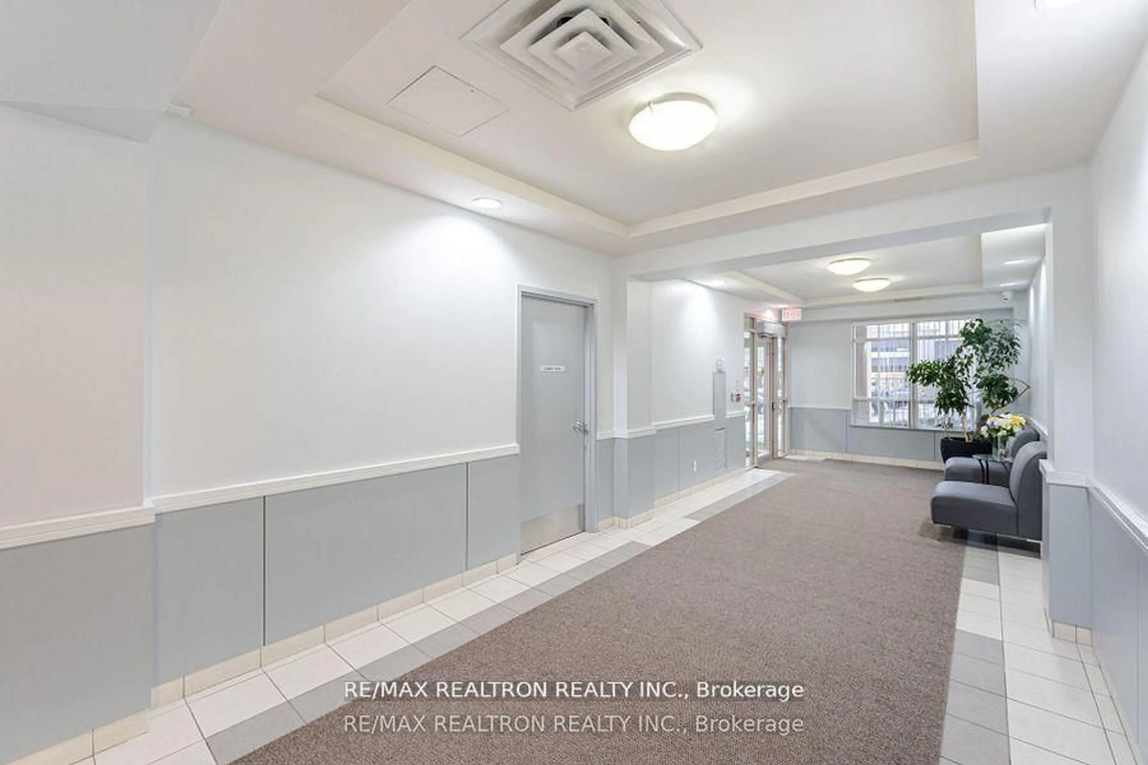 Indoor foyer for 3650 Kingston Rd #203, Toronto Ontario M1M 3X9