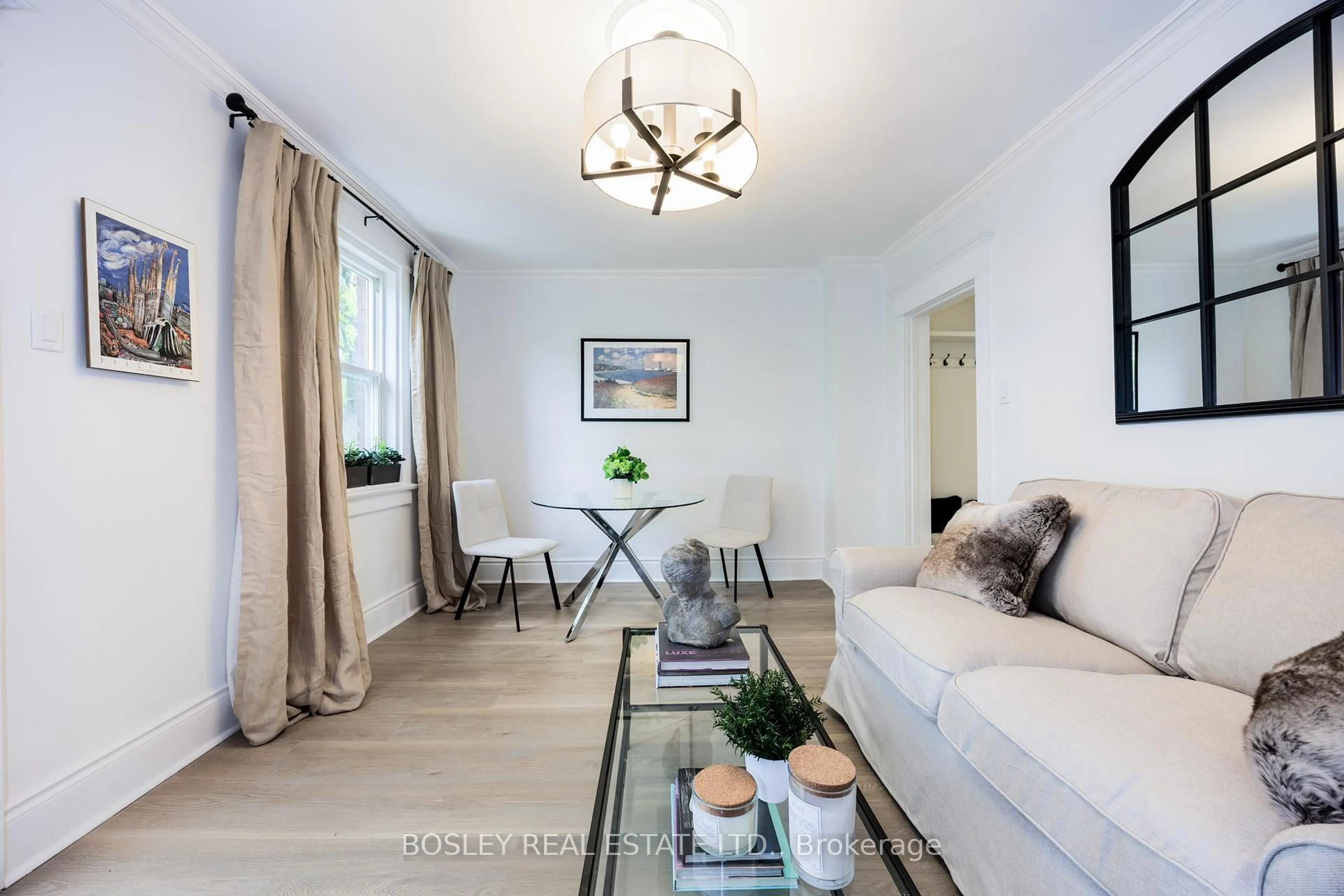 Living room with furniture, unknown for 30 Oak Park Ave, Toronto Ontario M4C 4L7
