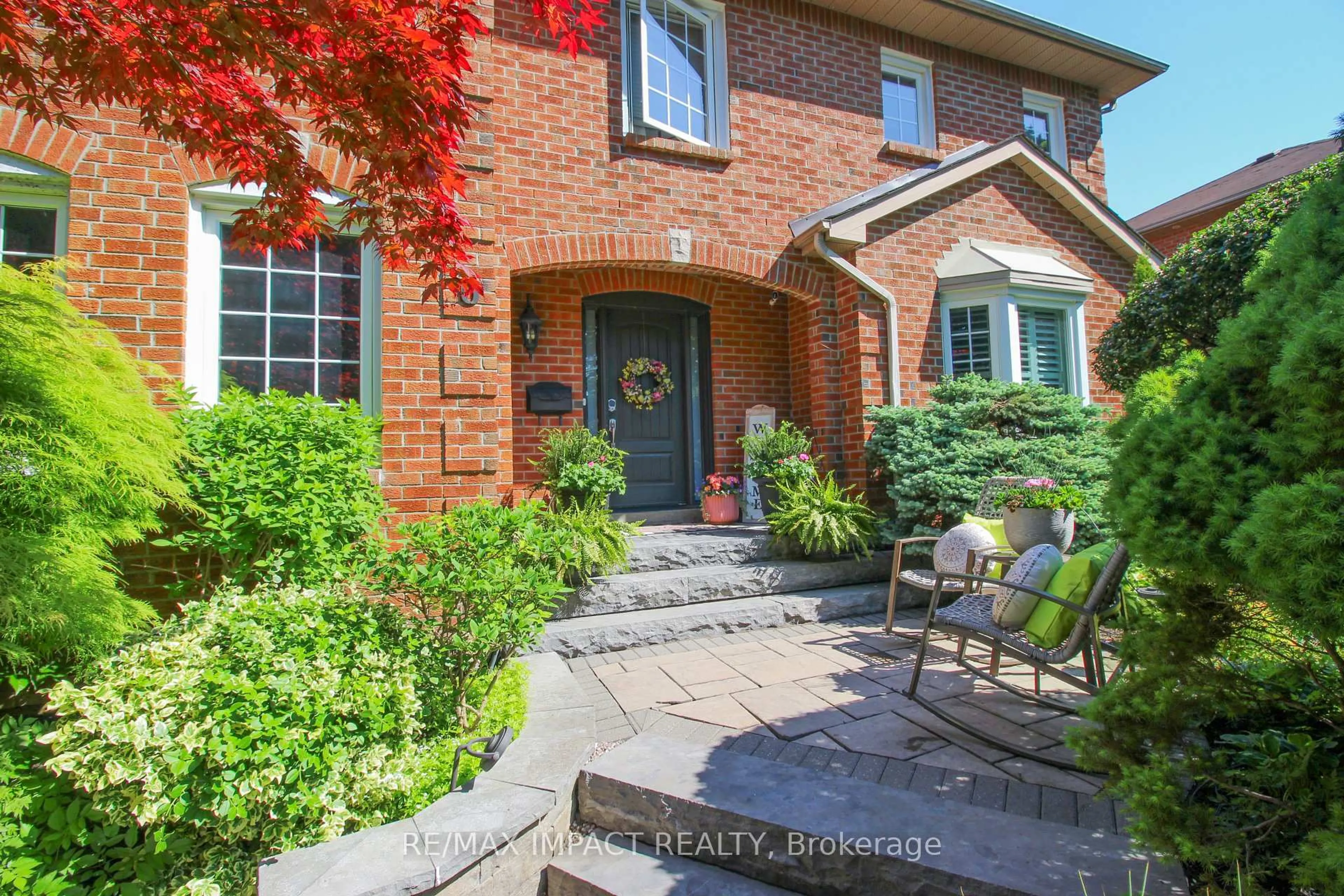 Home with brick exterior material, street for 6 Longford Crt, Whitby Ontario L1R 1C6