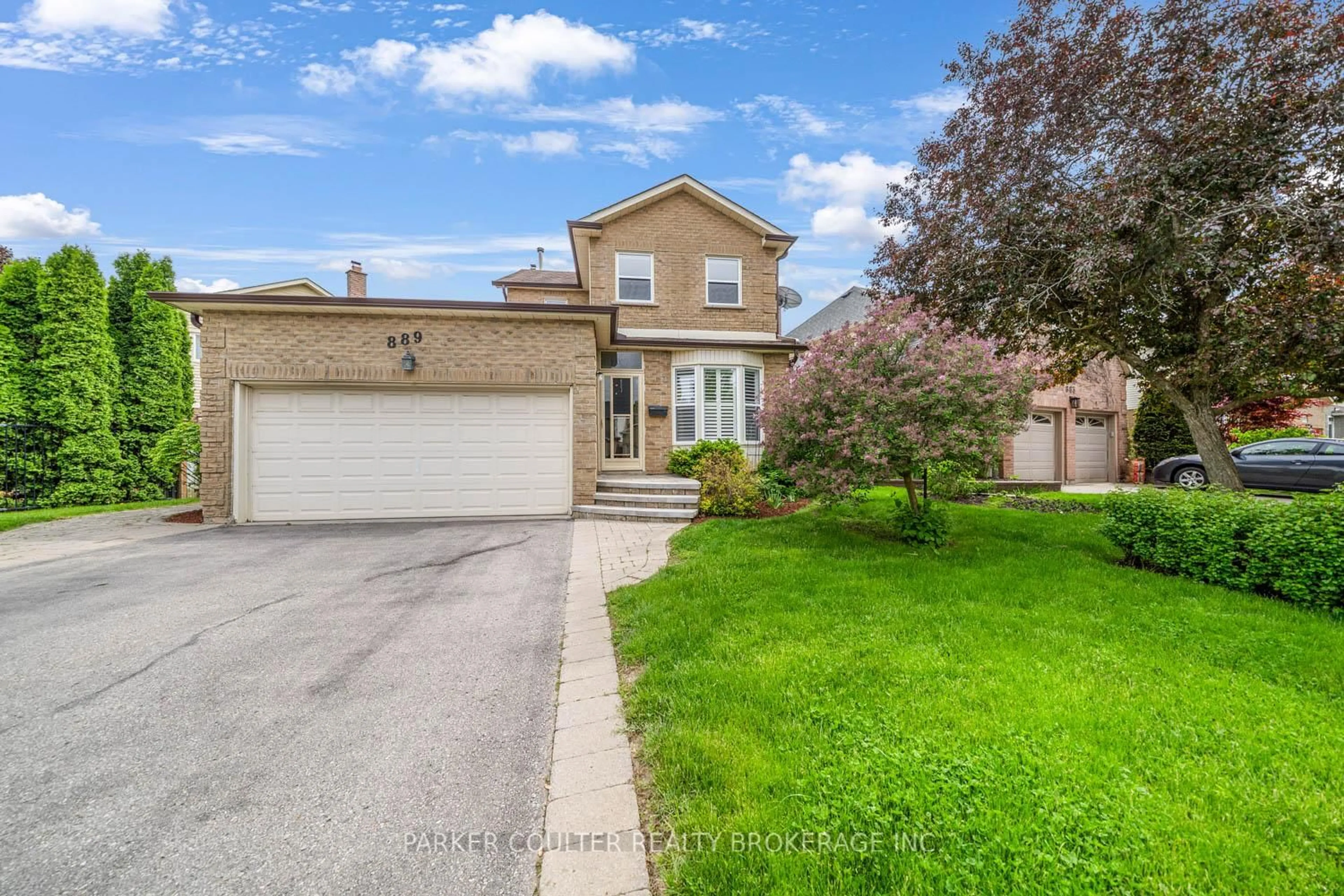 A pic from outside/outdoor area/front of a property/back of a property/a pic from drone, street for 889 White Ash Dr, Whitby Ontario L1N 7S7