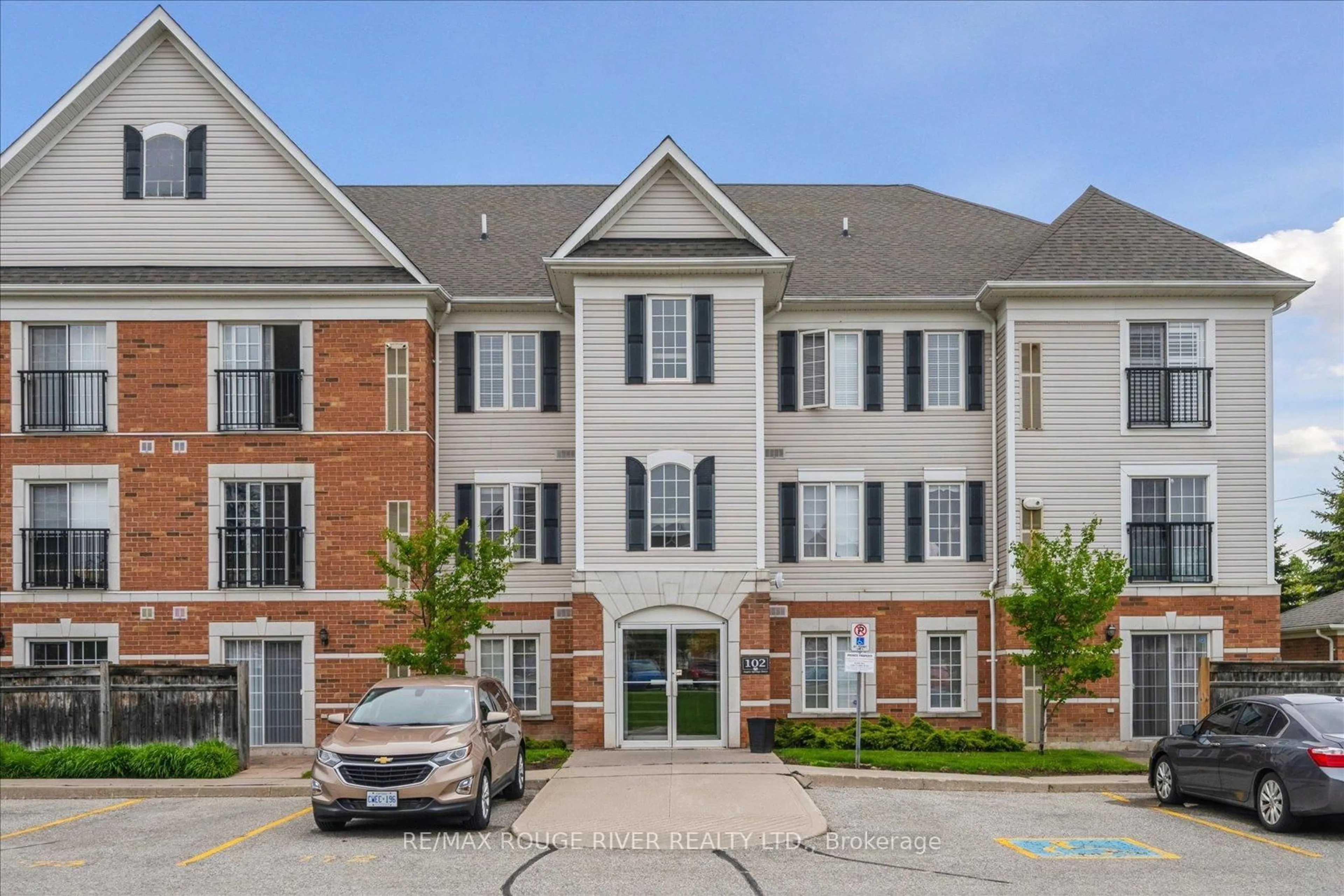 Unknown for 102 Aspen Springs Dr #212, Clarington Ontario L1C 5N6