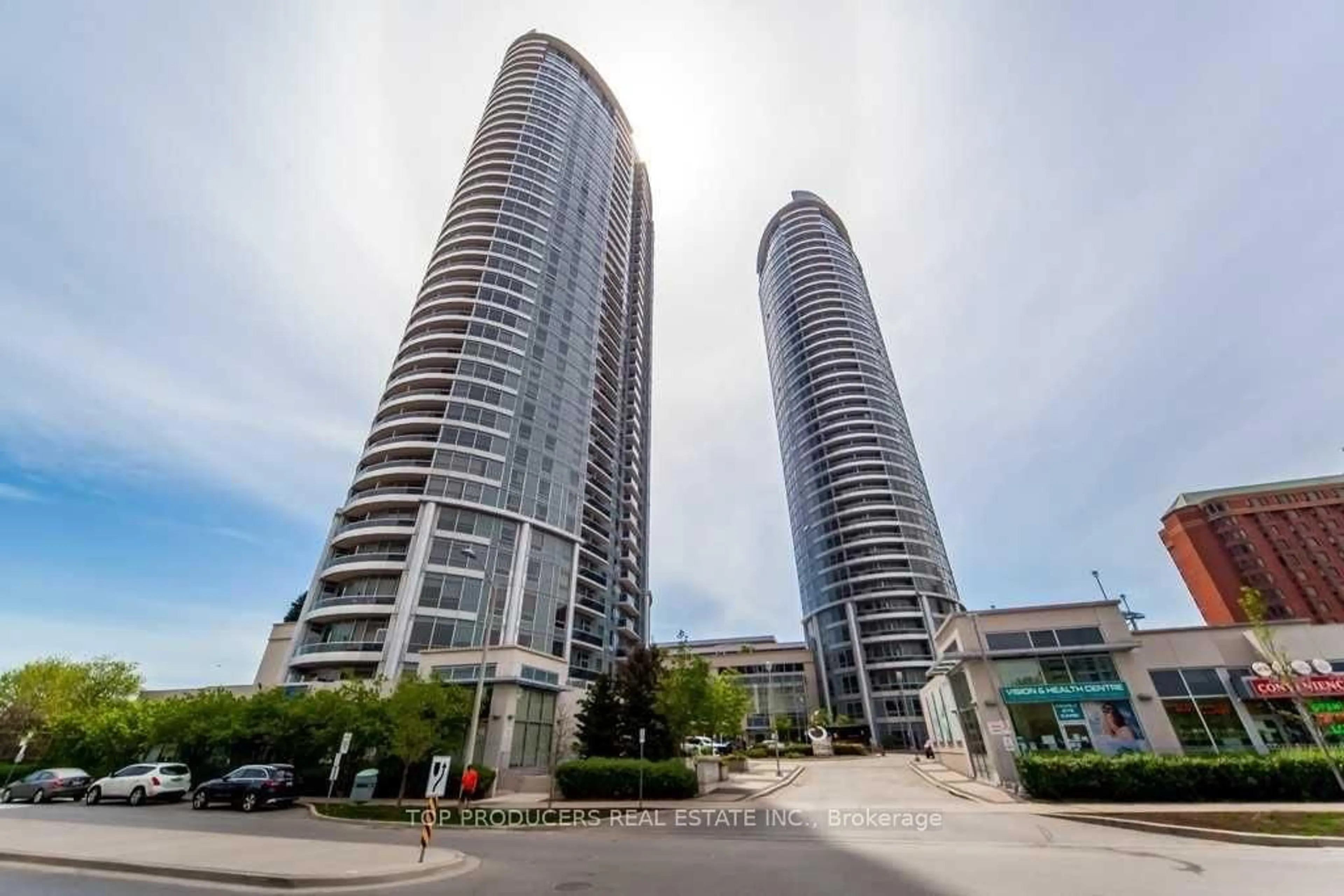 Indoor foyer for 135 Village Green Sq #325, Toronto Ontario M1S 0G4