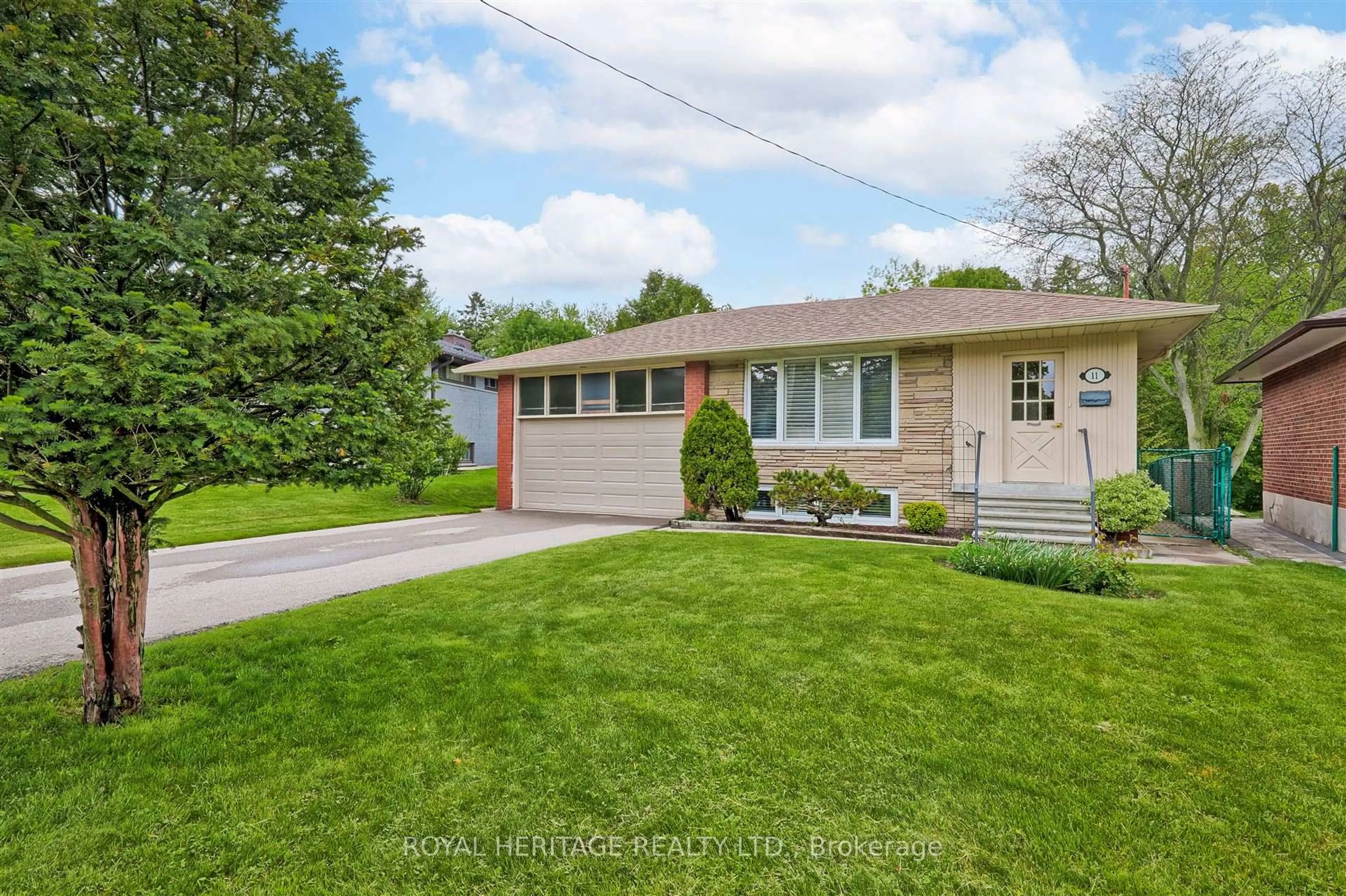 Home with vinyl exterior material, street for 11 Alpaca Dr, Toronto Ontario M1J 2Z8
