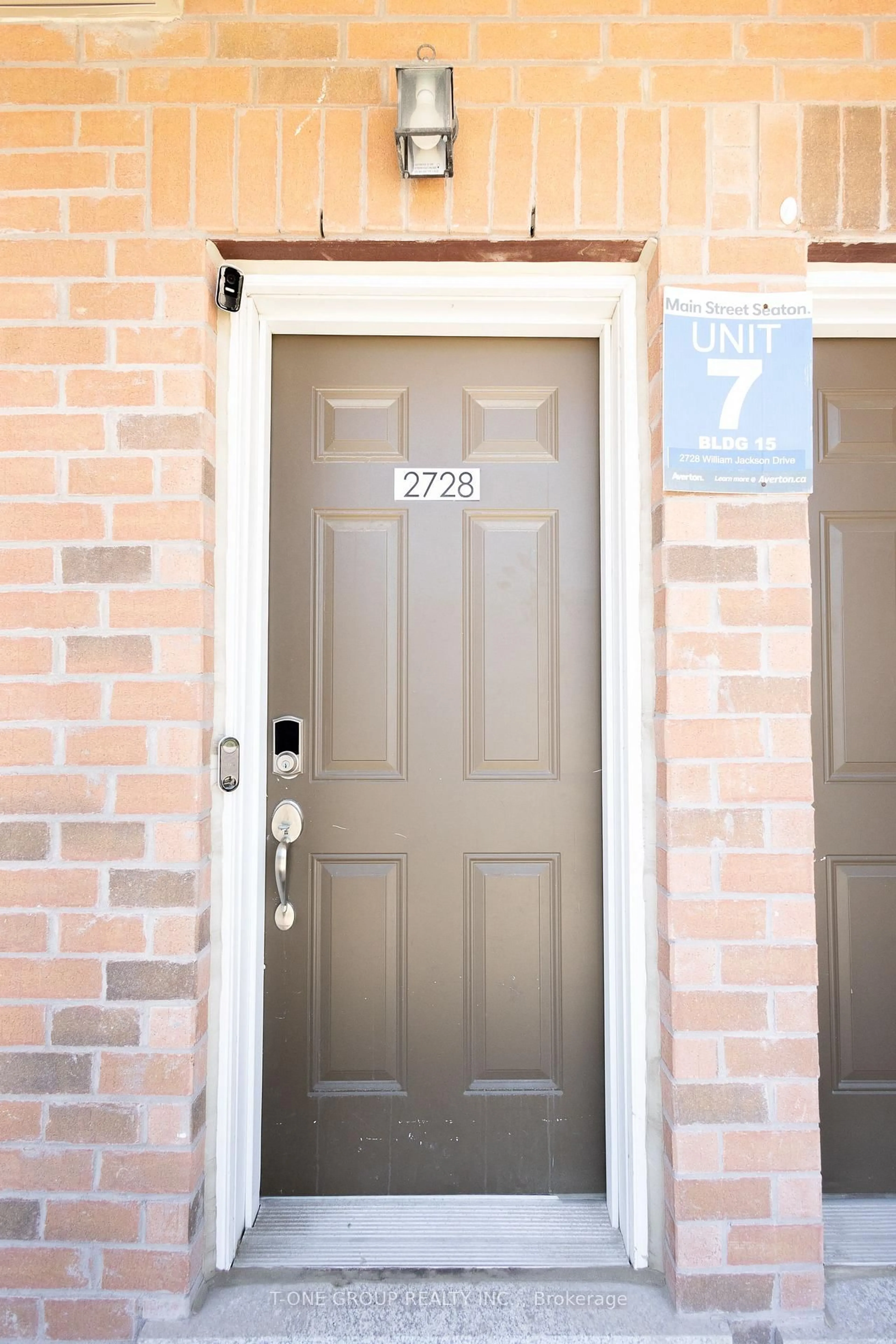 Indoor entryway for 2728 William Jackson Dr #7, Pickering Ontario L1X 0E6
