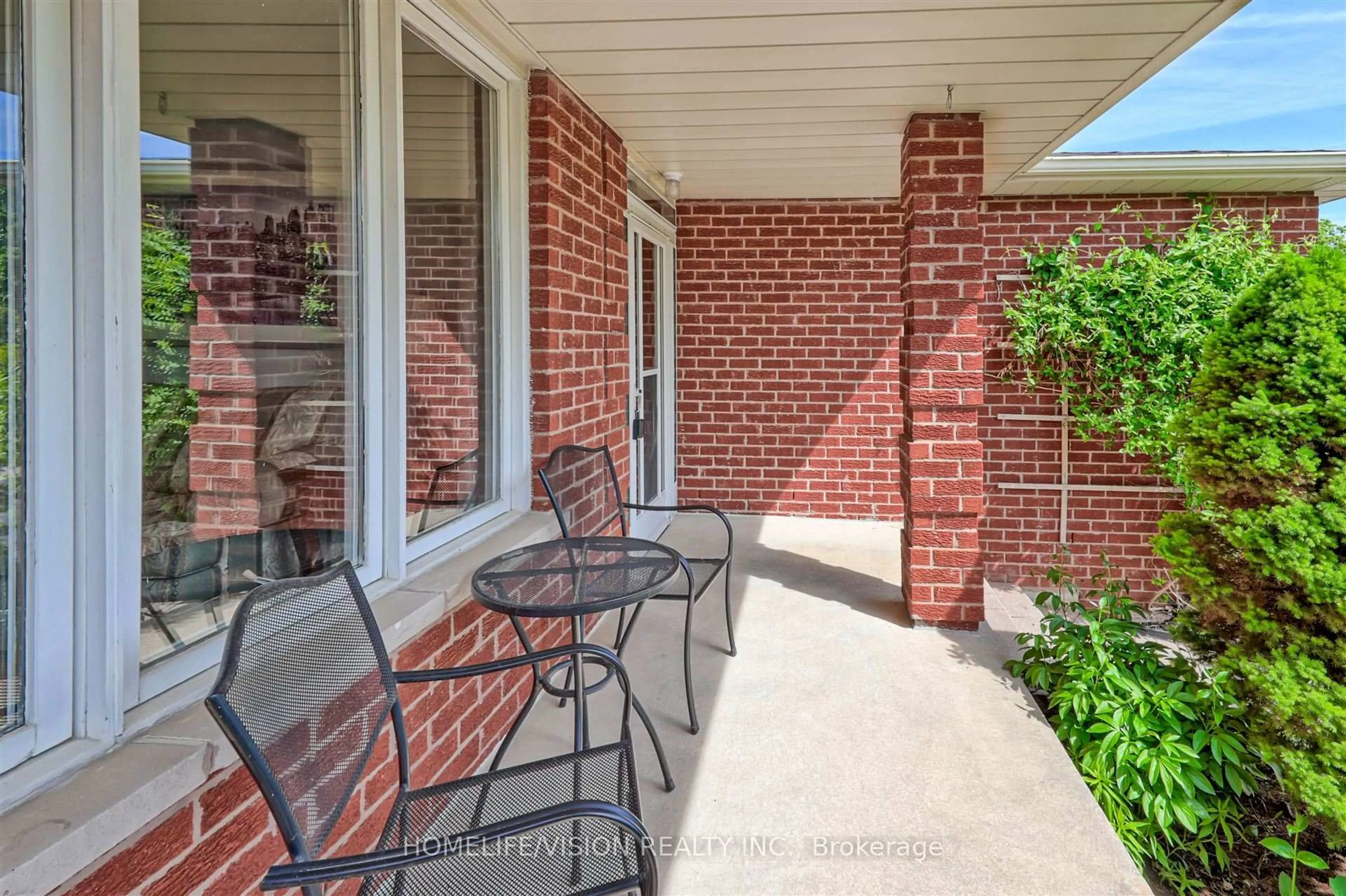 Patio, street for 1716 Kirkwood Lane, Pickering Ontario L1V 4W6
