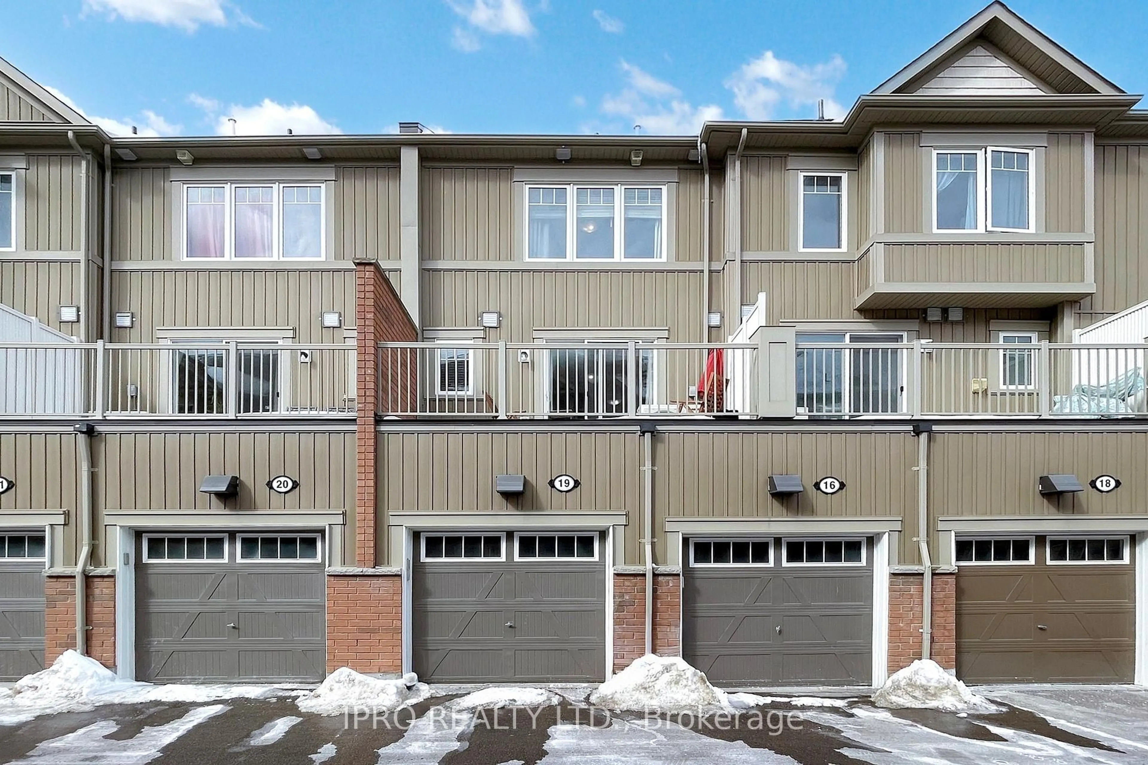 Unknown for 2500 Hill Rise Crt #19, Oshawa Ontario L1L 0M6