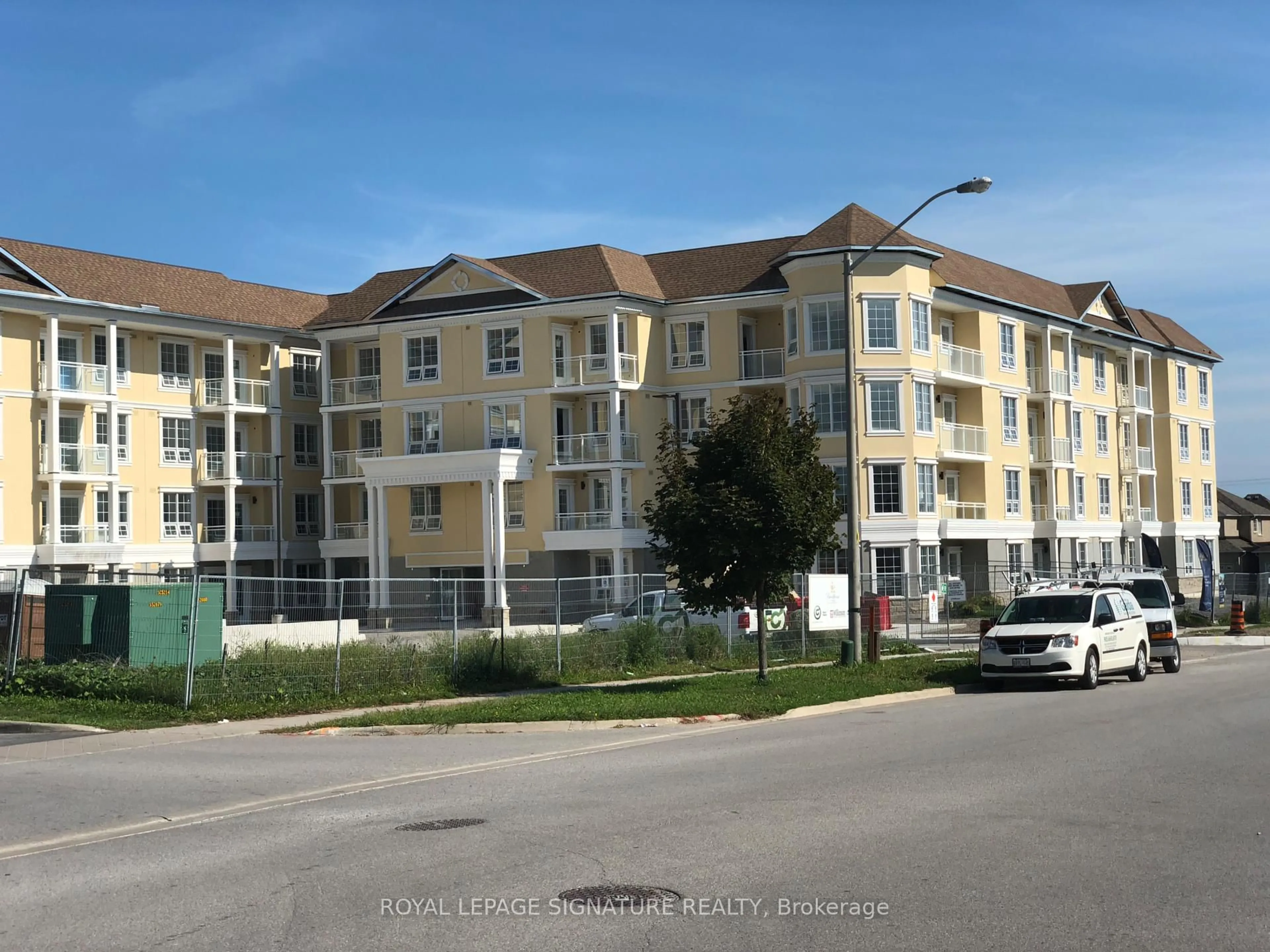 Unknown for 21 Brookhouse Dr #321, Clarington Ontario L1B 0V4