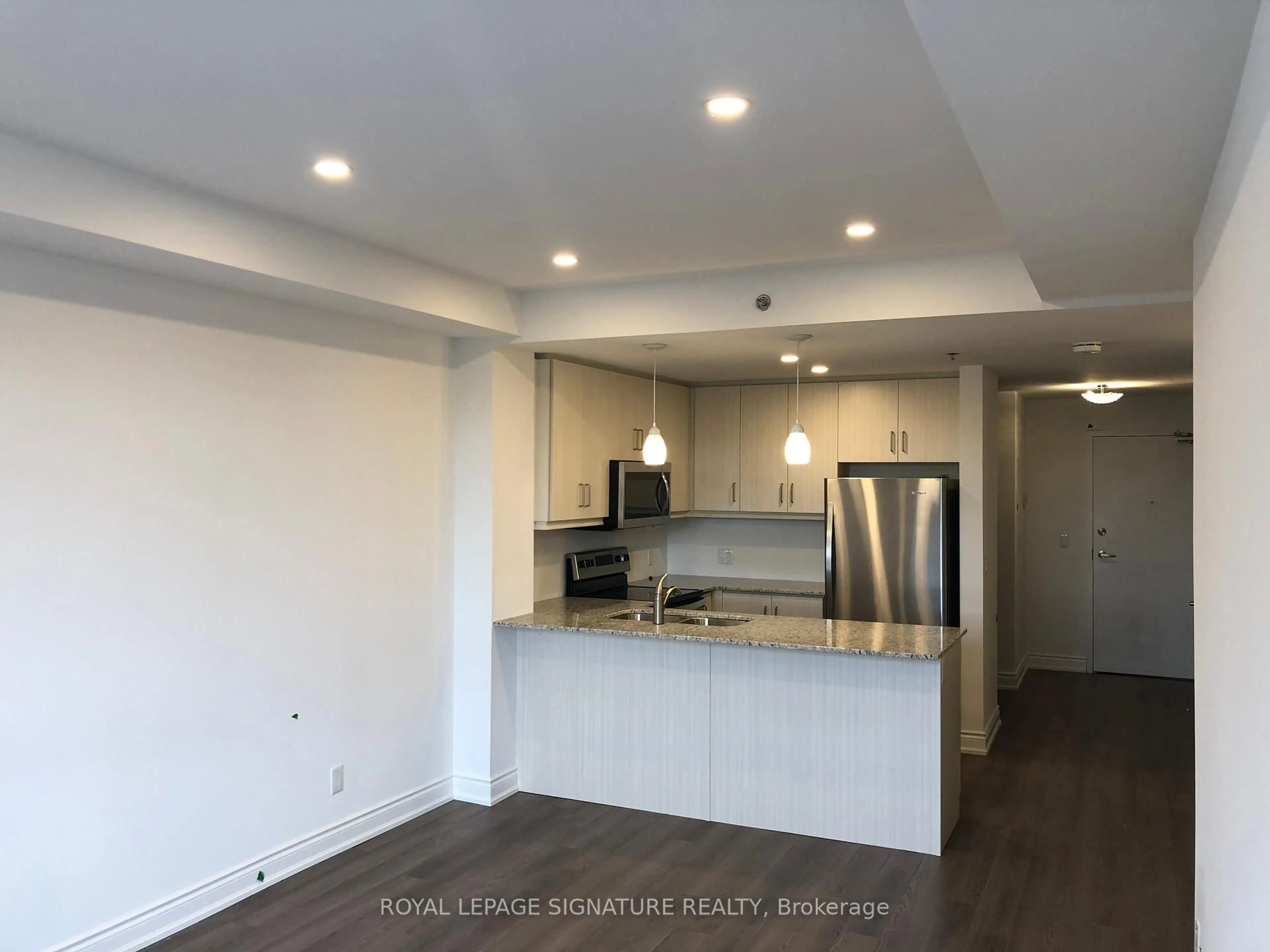Open concept kitchen, unknown for 21 Brookhouse Dr #321, Clarington Ontario L1B 0V4