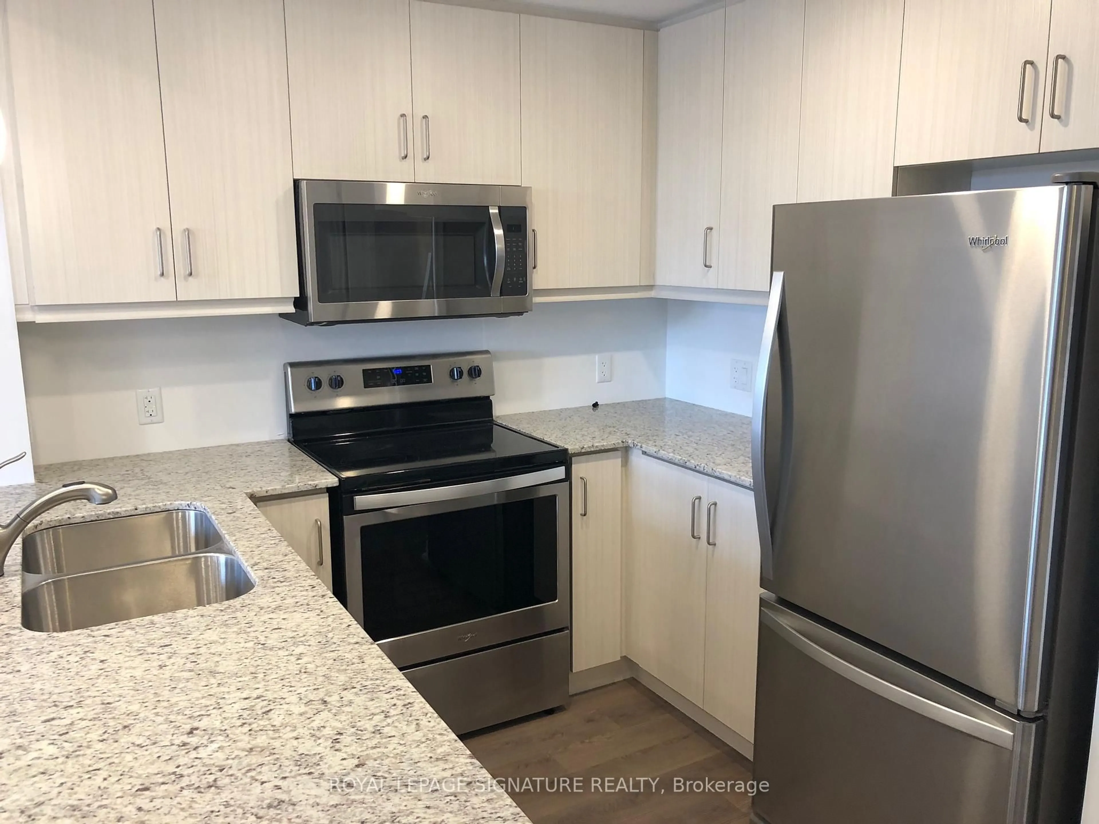 Standard kitchen, unknown for 21 Brookhouse Dr #321, Clarington Ontario L1B 0V4